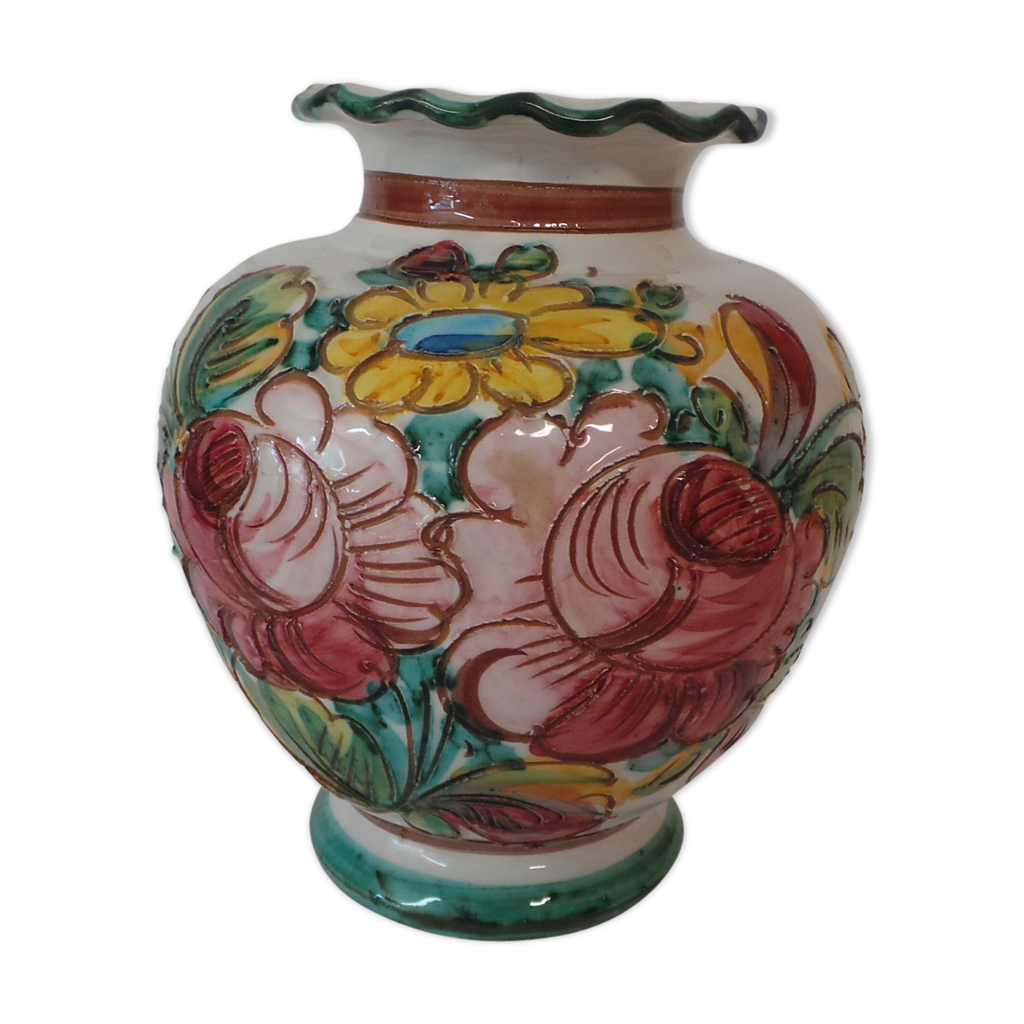 Vase signé a décor floral
