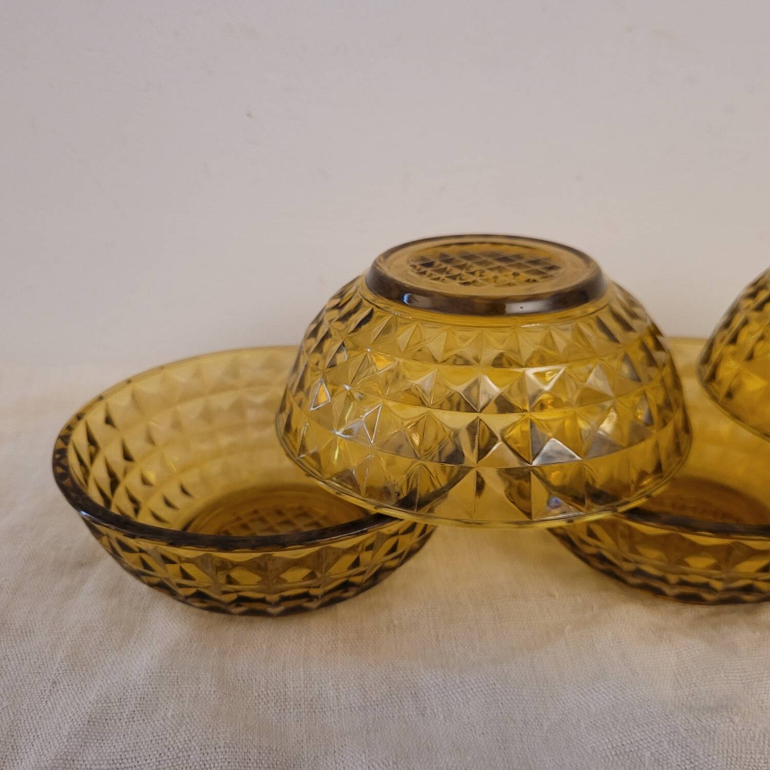 Lot de 5 coupelles en verre ambré pressé à motif nid d’abeille 70's