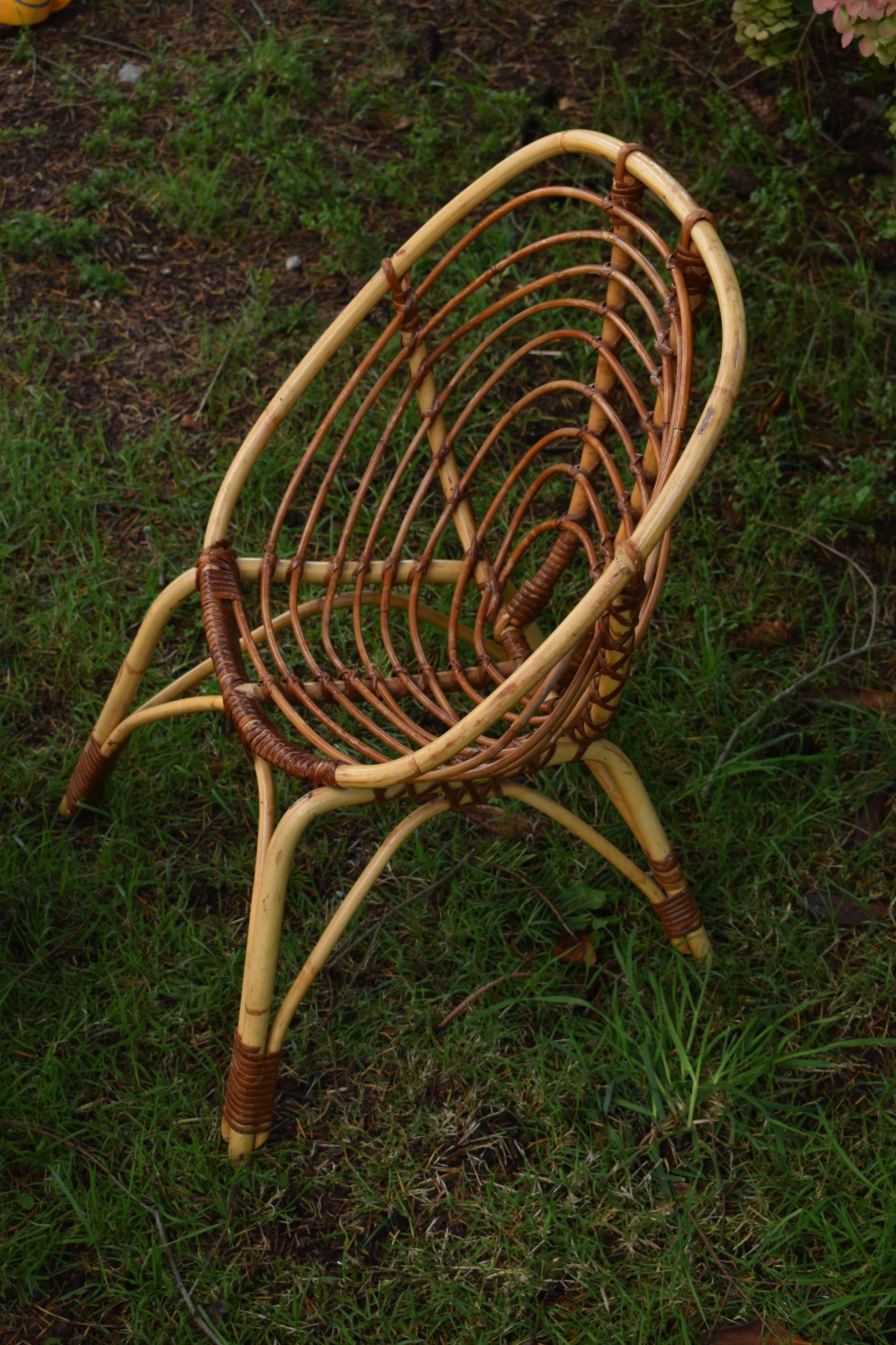 Vintage rattan living room for children 70s