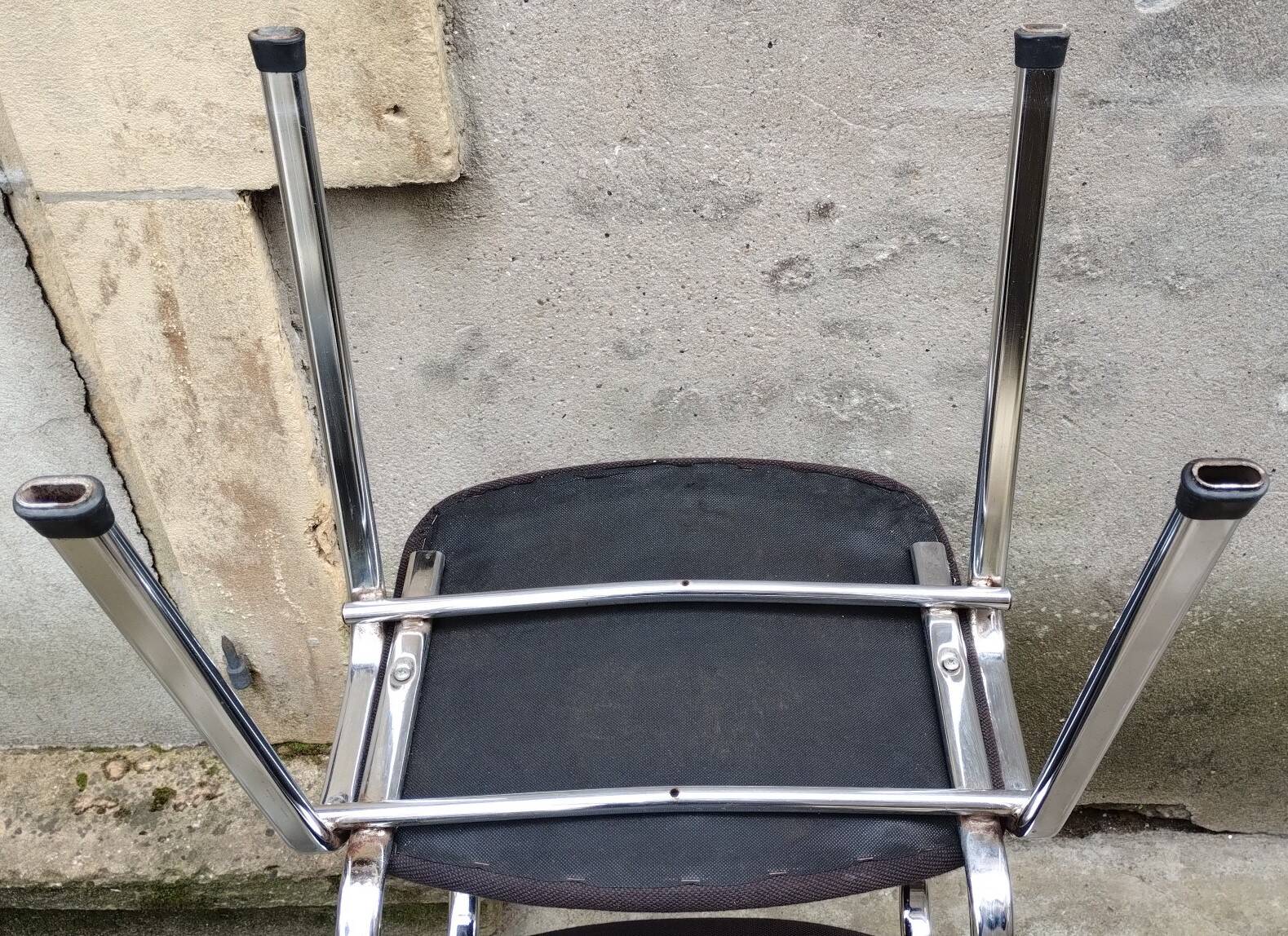 Waiting room or meeting chair