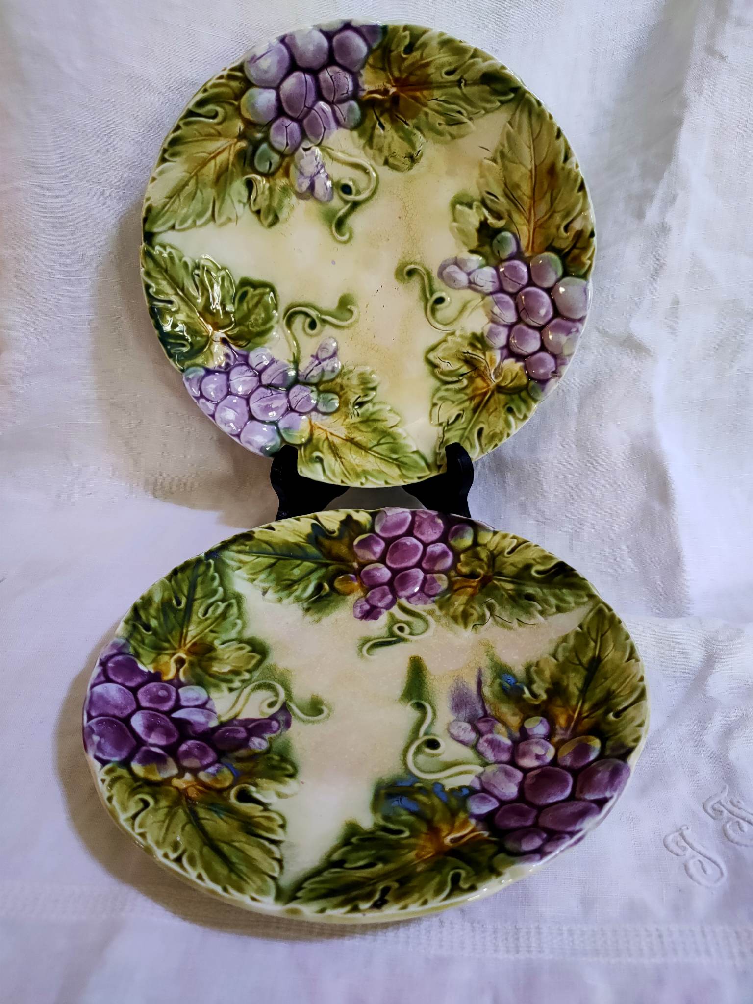 2 vintage slip dessert plates
