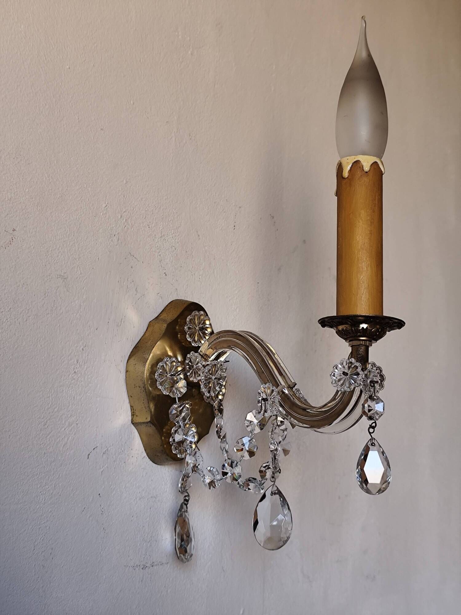 Venetian wall sconce, glass sconce, brass, pendants.