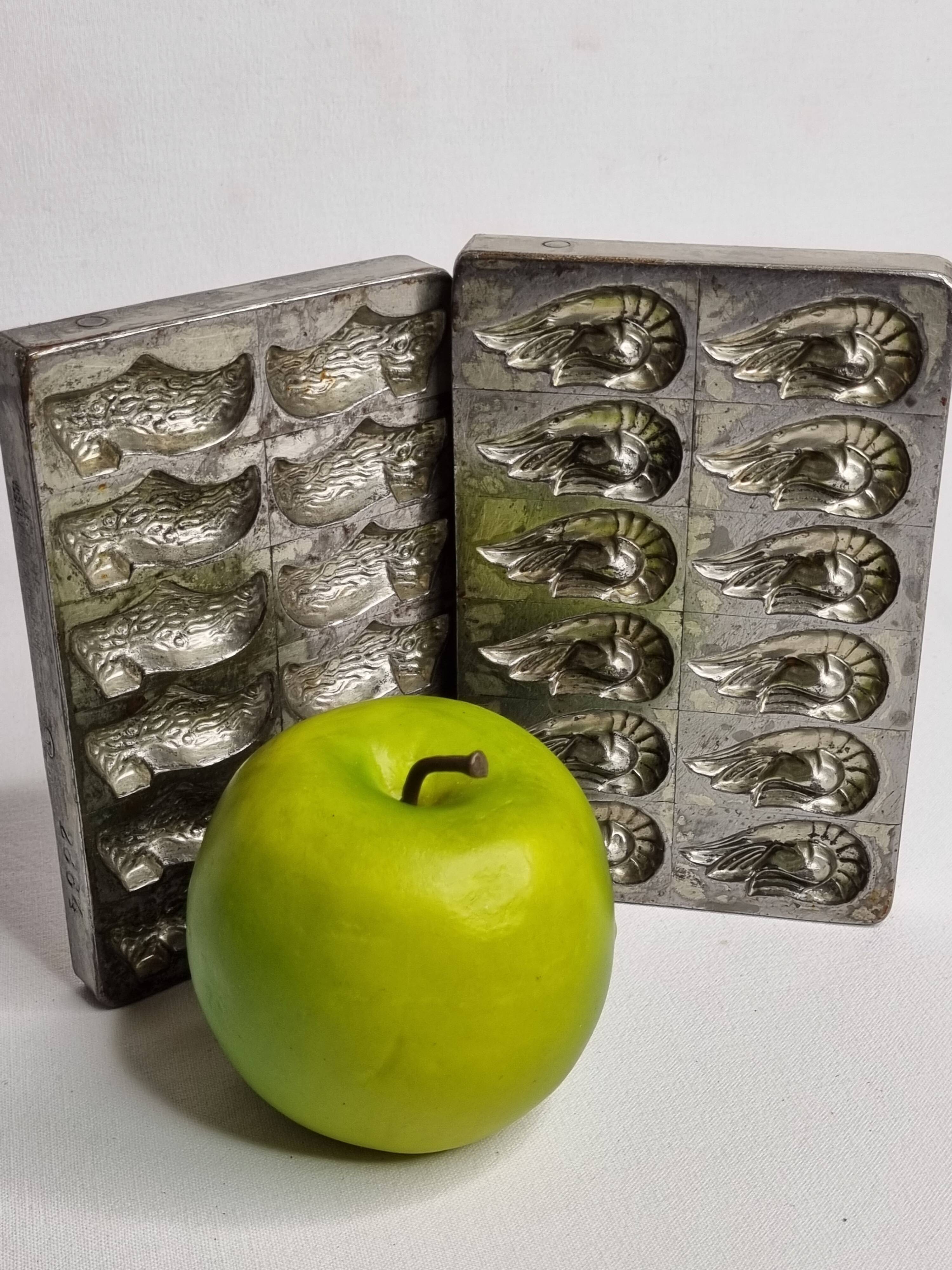 Set of two old chocolate molds "Letang et fils" Paris, 26 cm