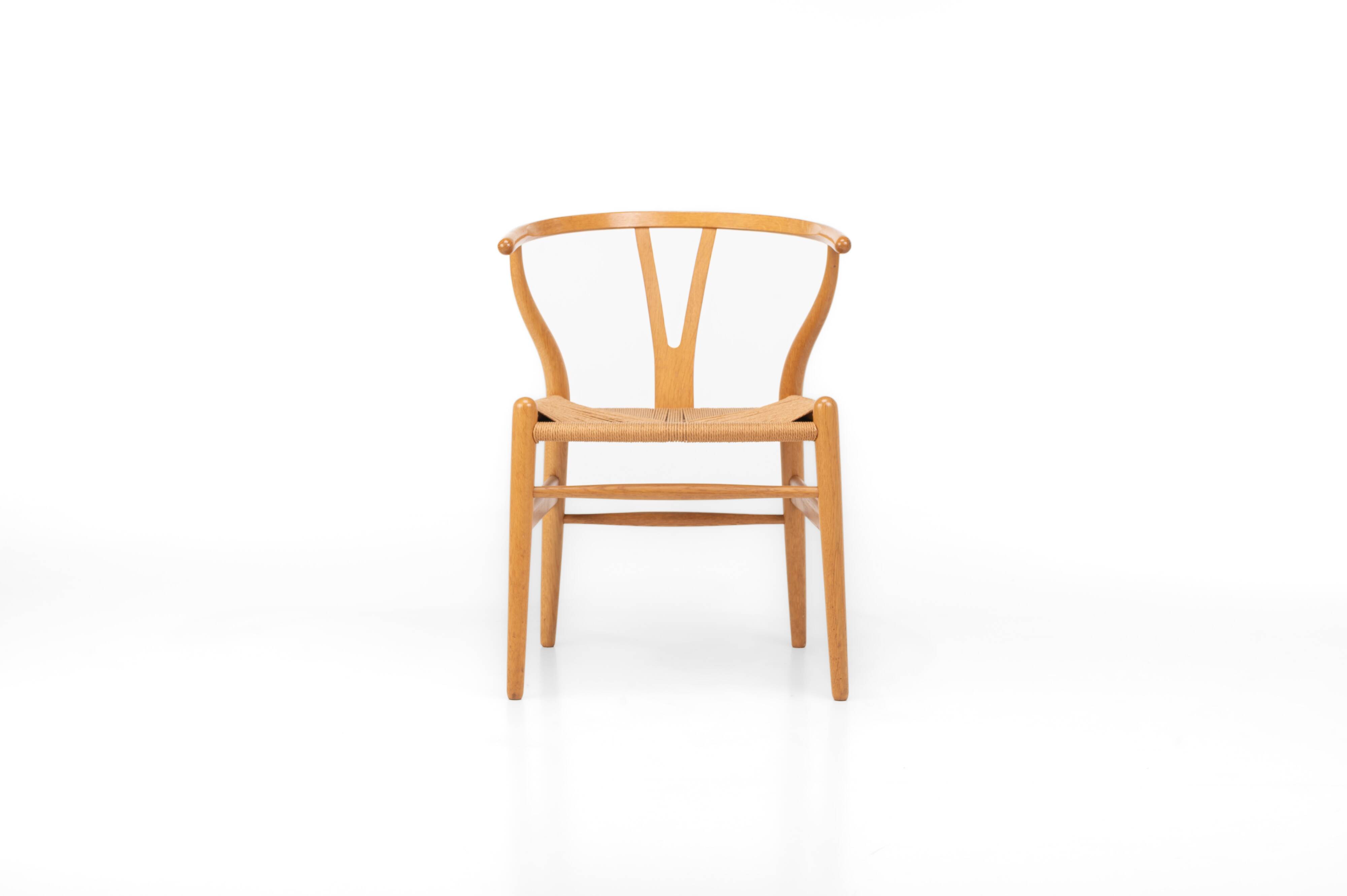 Set of 6 'CH24' wishbone dining chairs by Hans J Wegner for Carl Hansen, De