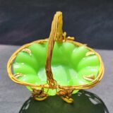 Empty pocket basket in green opaline (uranium/uraline)