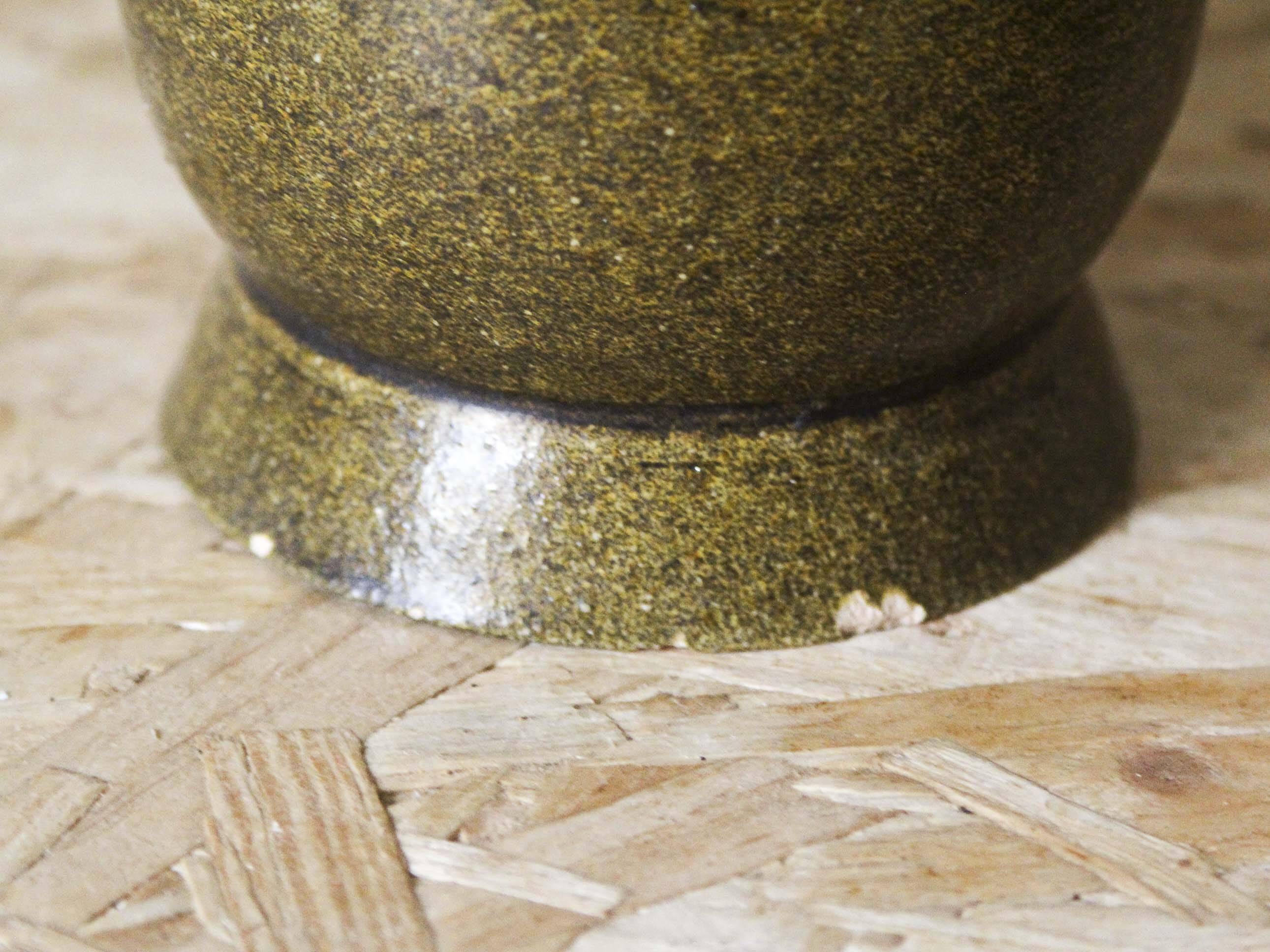 Accolay ceramic vase