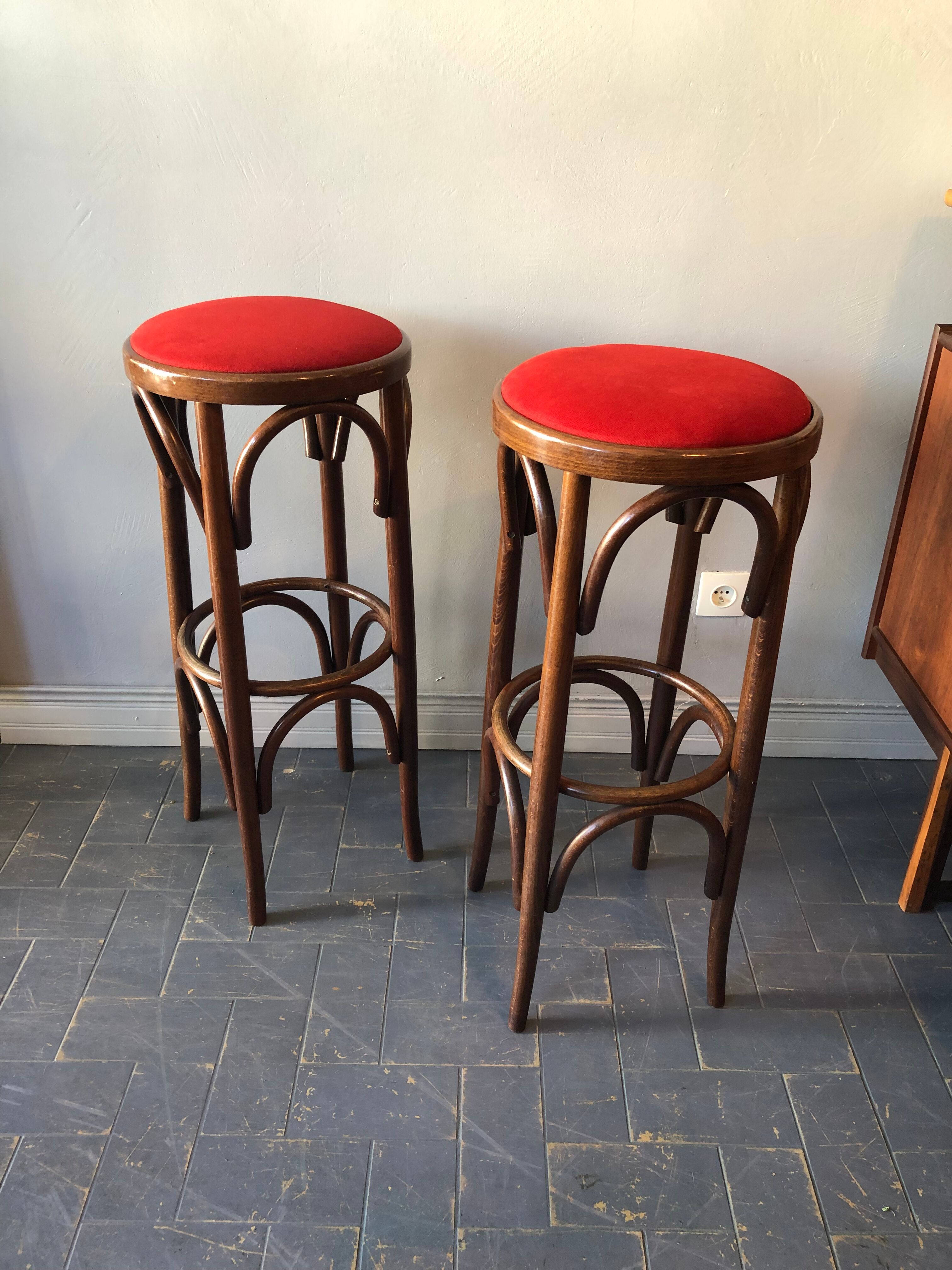 2 bistro bar stools