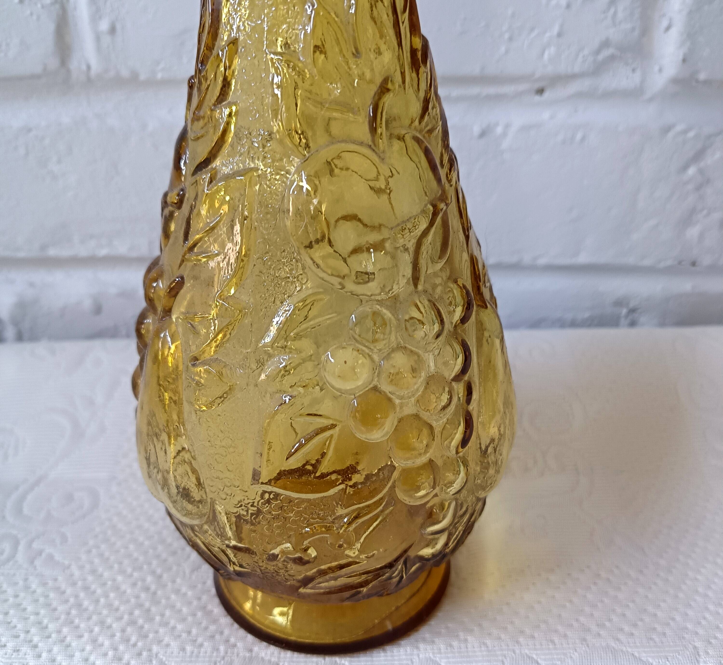 Large fruit motif genie CARAFE, vintage yellow