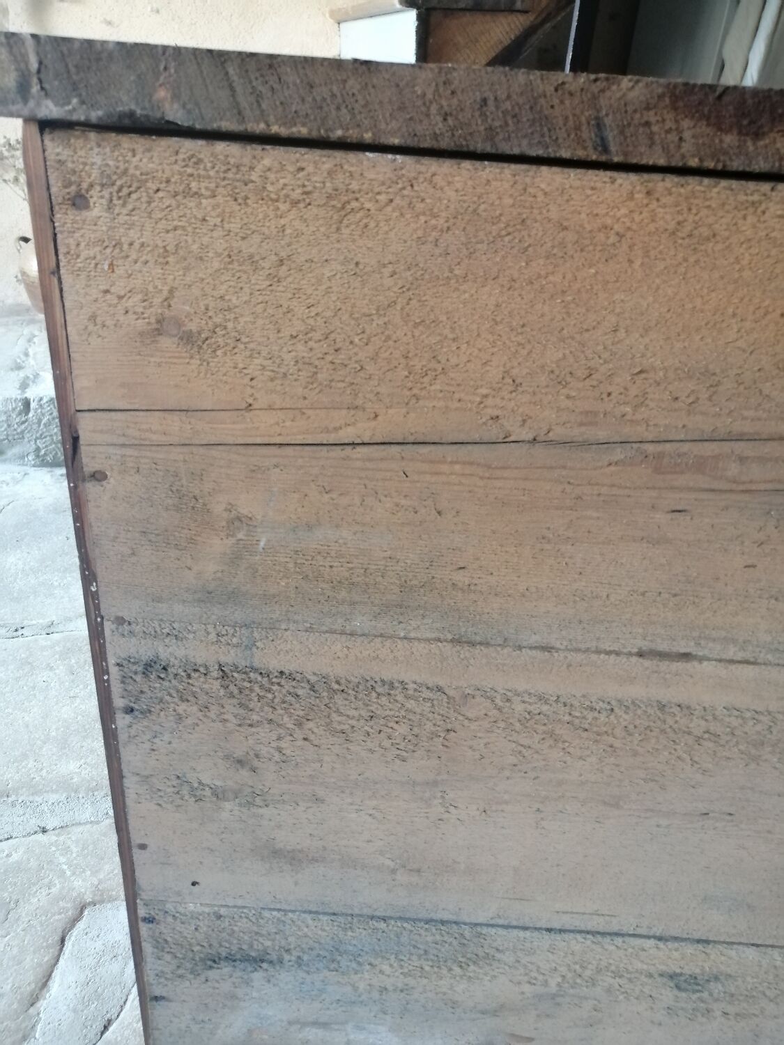 Meuble de métier en bois avec tiroirs