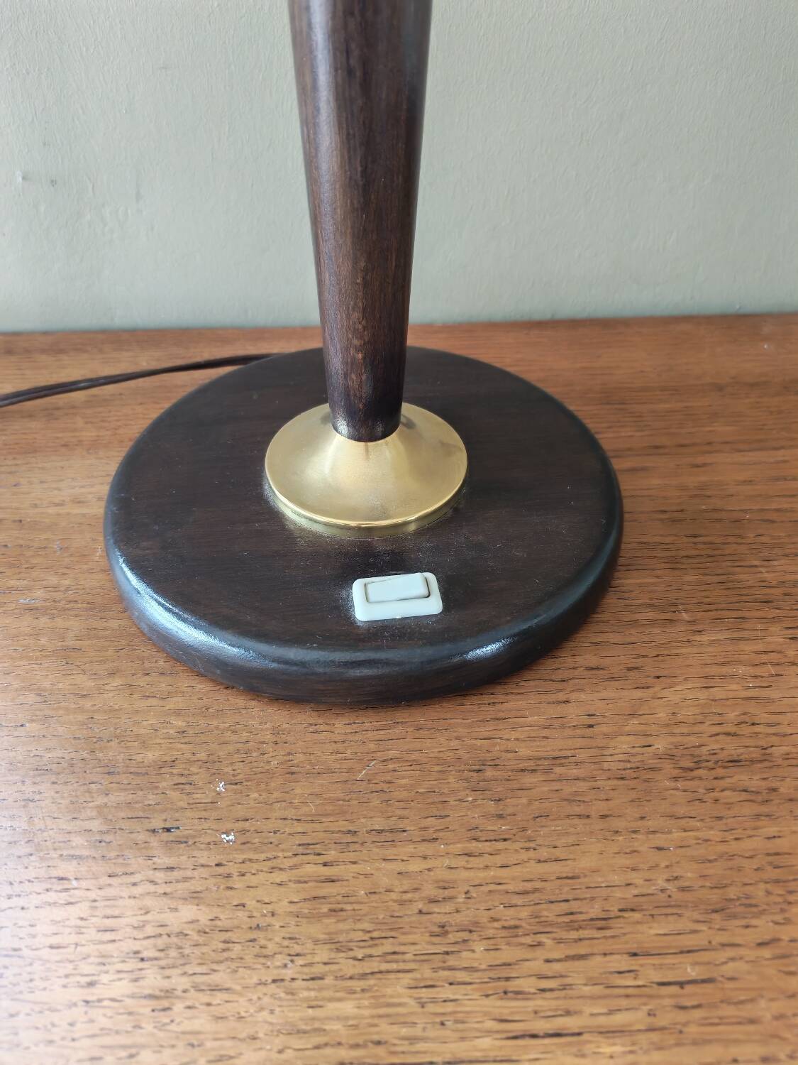 Vintage style Mazda lamp base