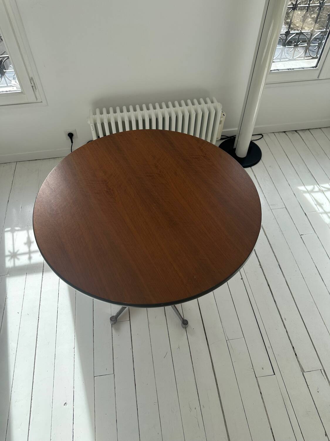 Eames round table for Herman Miller / Vitra – 1970s