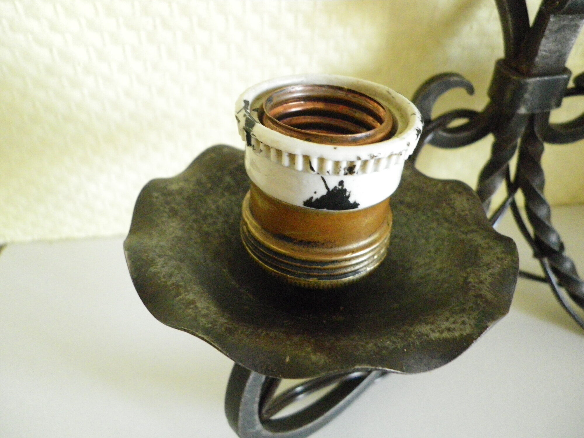 Real wrought iron wall sconce assembled and uns welded, porcelain and brass sleeves -1930/40
