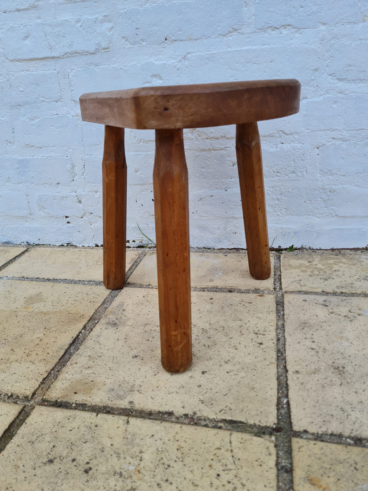 Tripod stool