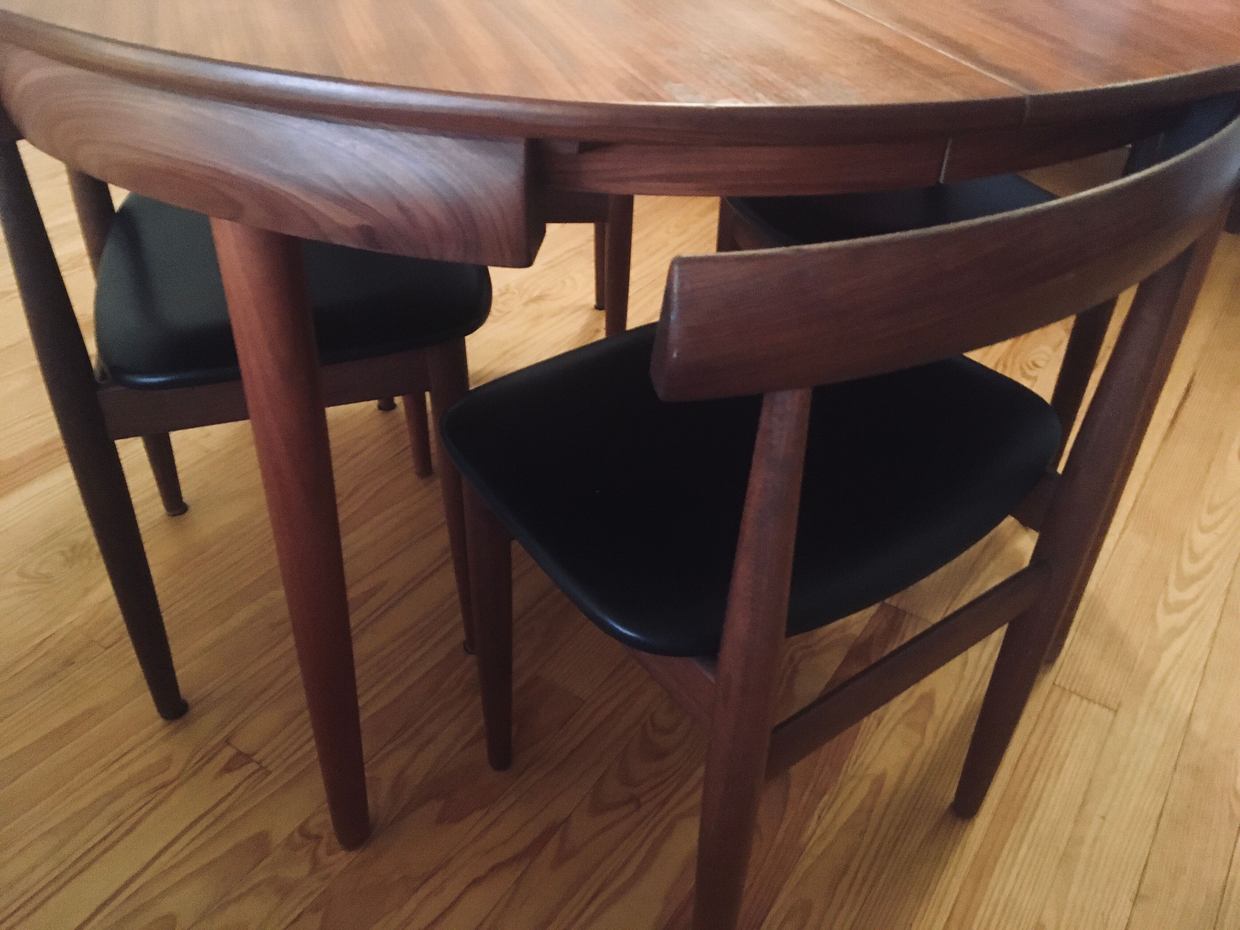 Round table and 4 chairs