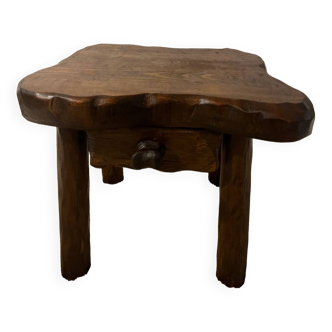 Table de chevet en bois brutaliste ou meuble d’appoint