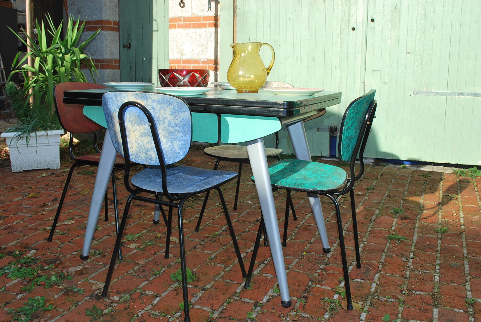 Formica table and chairs