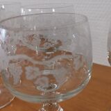 Set of 9 red wine glasses on feet, grape decoration and Luminarc vine shoot