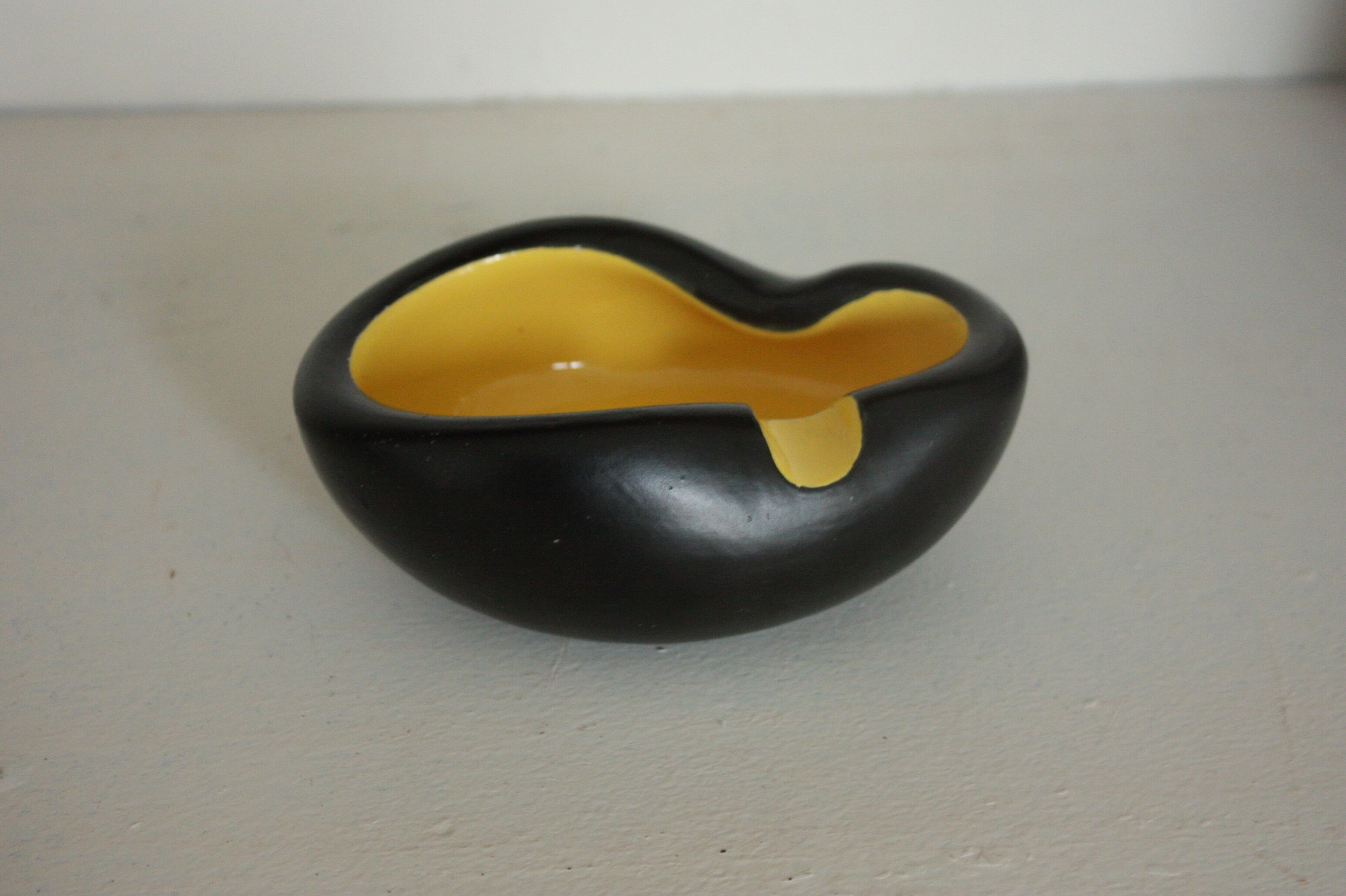 Ceramic ashtray by Sèvres Kéramos, circa 1950