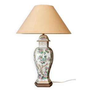 Lampe en porcelaine de Chine milieu