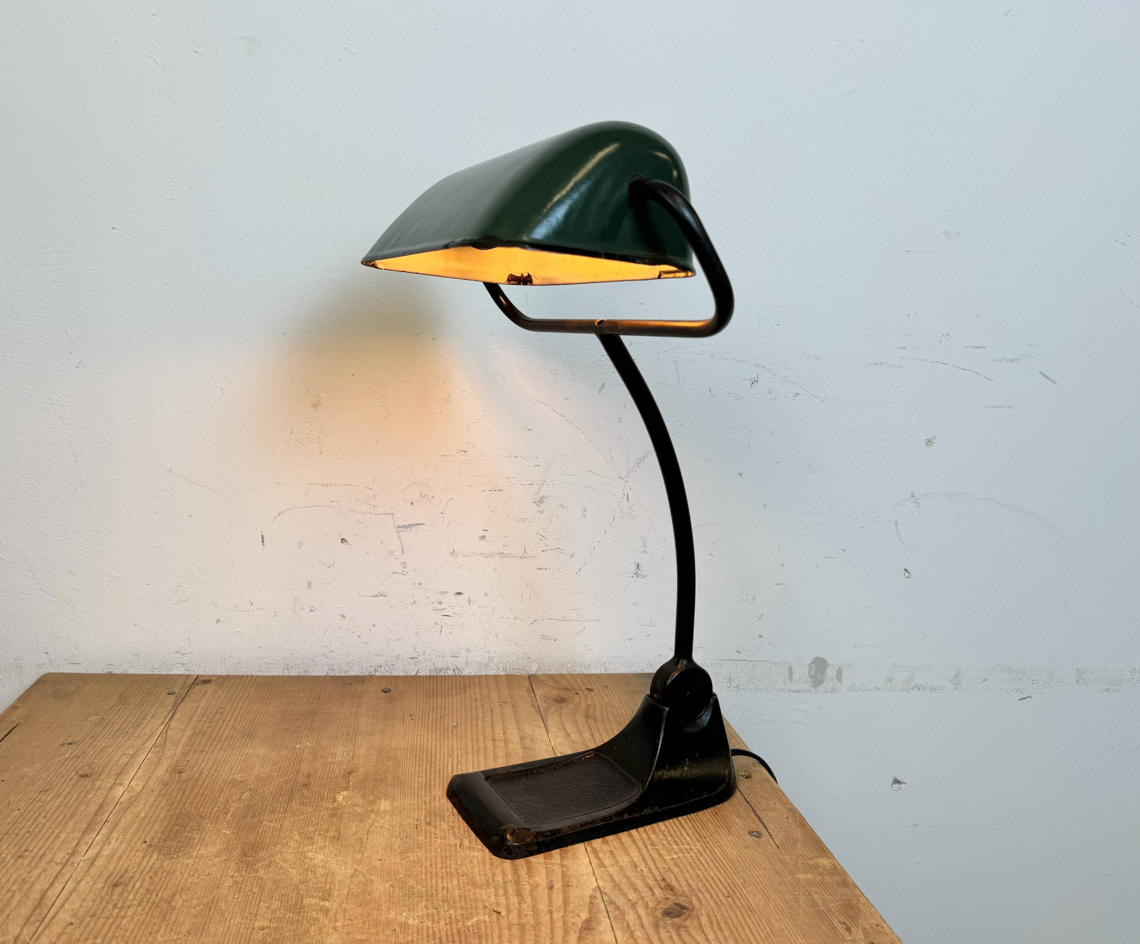 Lampe de Banque Vintage en Émail Vert de BUR, 1930s