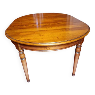 Louis Philippe style table in cherry wood with an extension