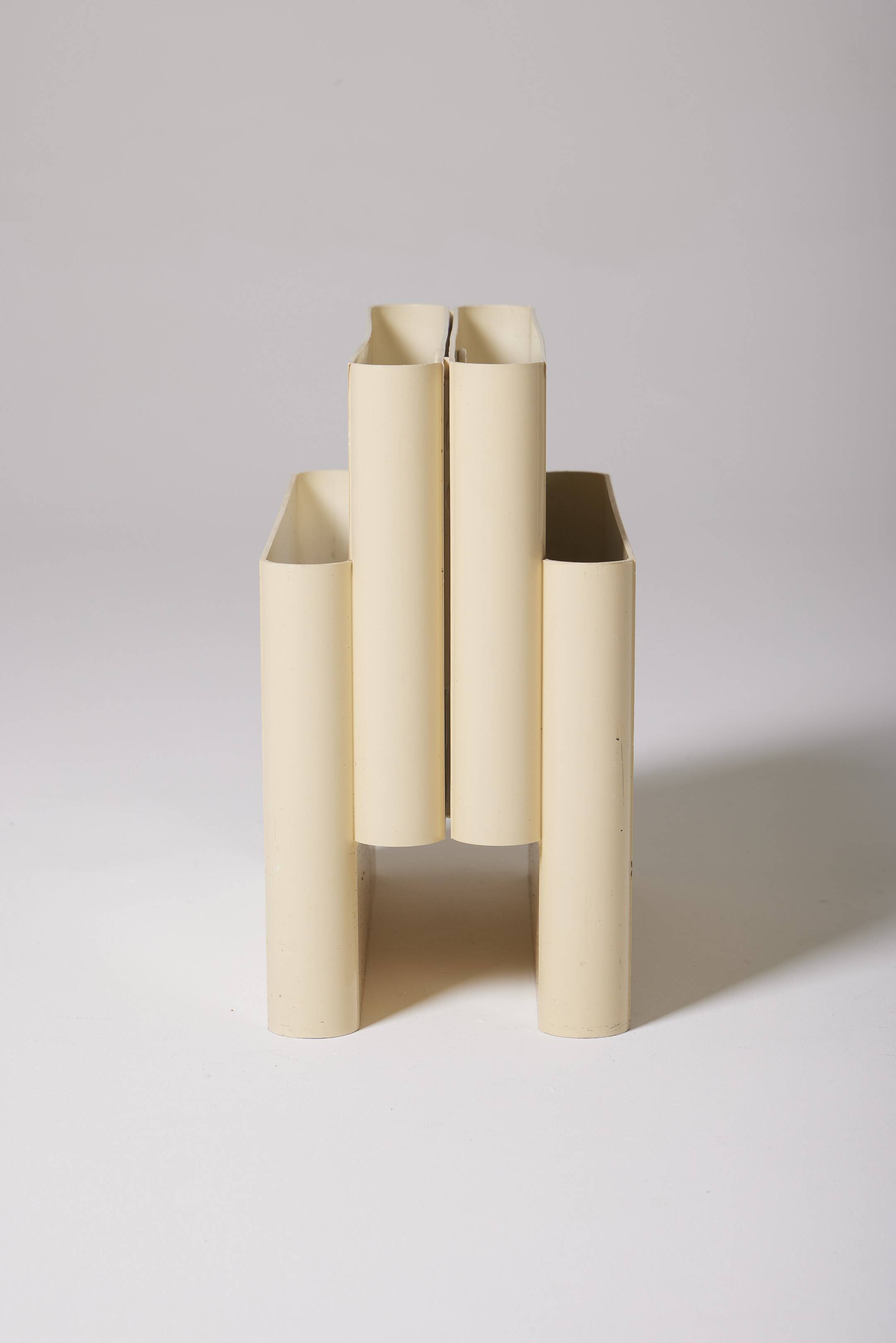 Giotto Stoppino magazine rack