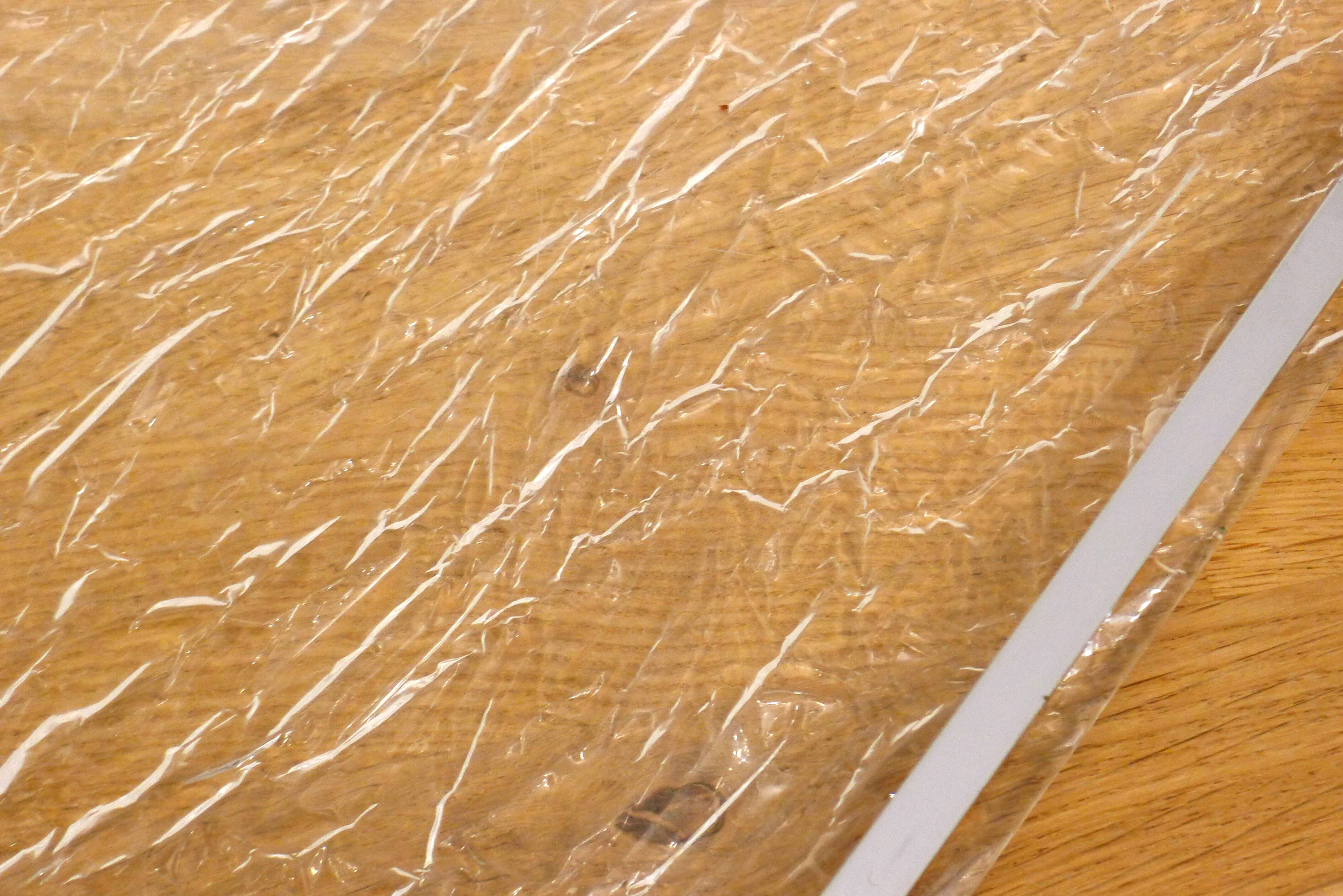 Large plateau 1970s in crumpled/frosted plexiglass & chrome strips