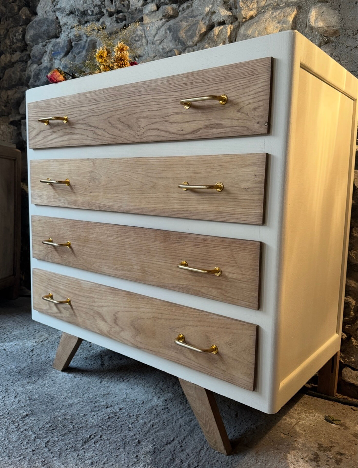 Vintage chest of drawers with 4 drawers