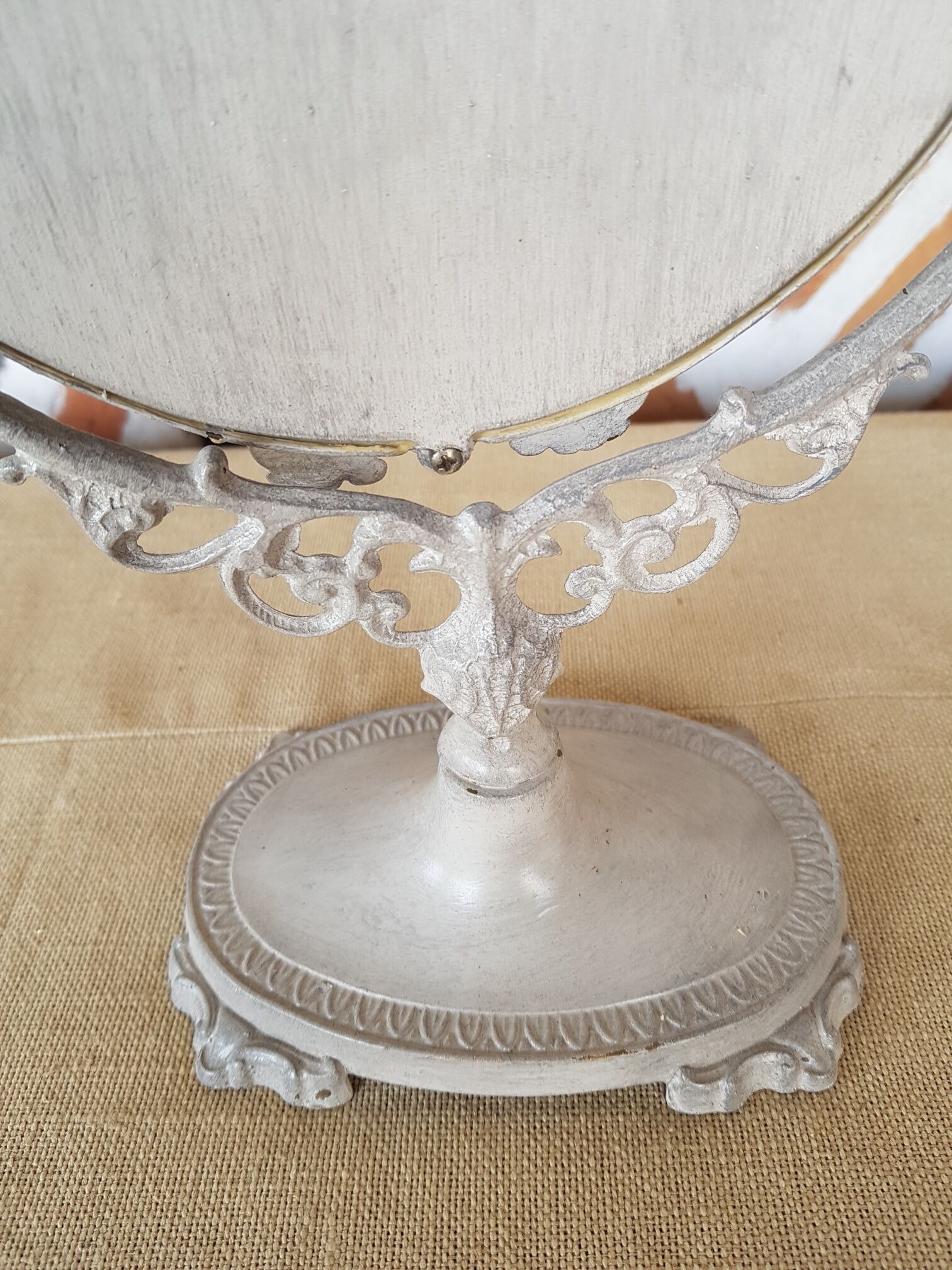Linen patinated table pscyche mirror