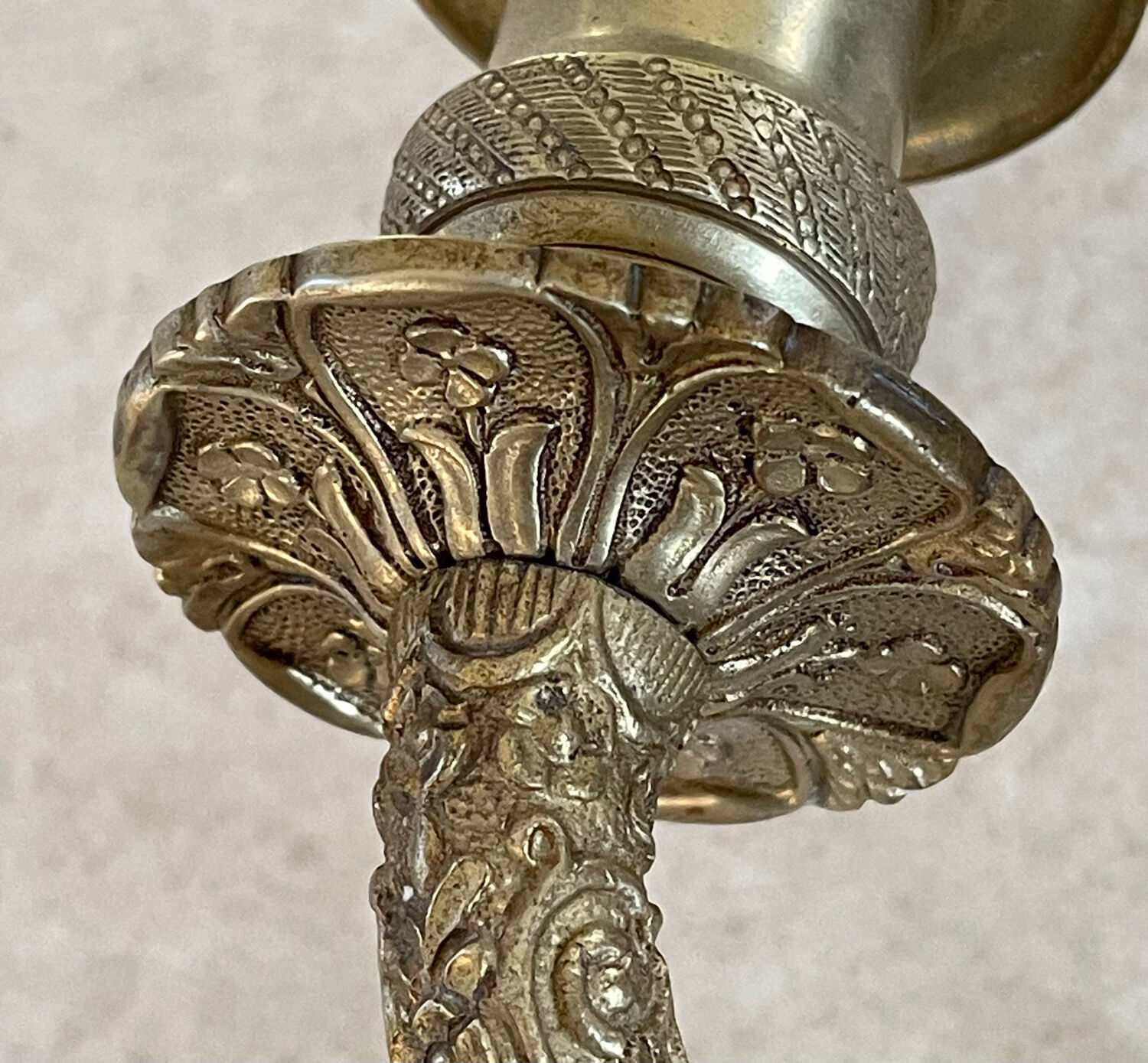 Pair of antique wall sconces in bronze - Louis XVI style / Saying