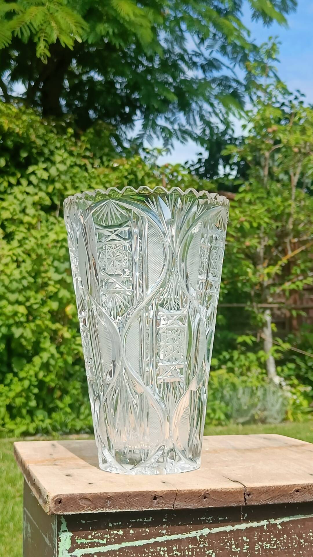 Cut glass vase in Art Deco style