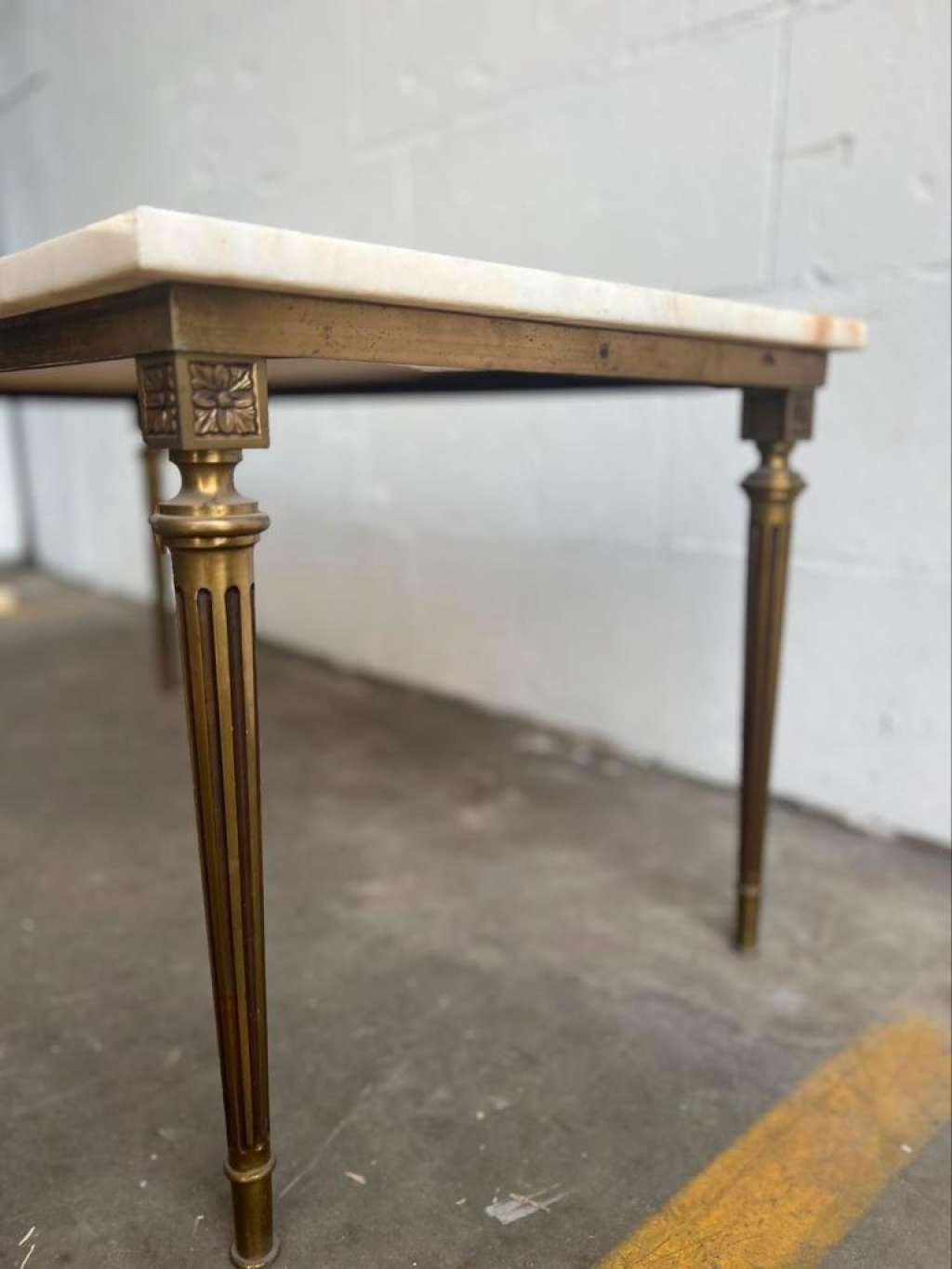 Vintage coffee table 'golden'