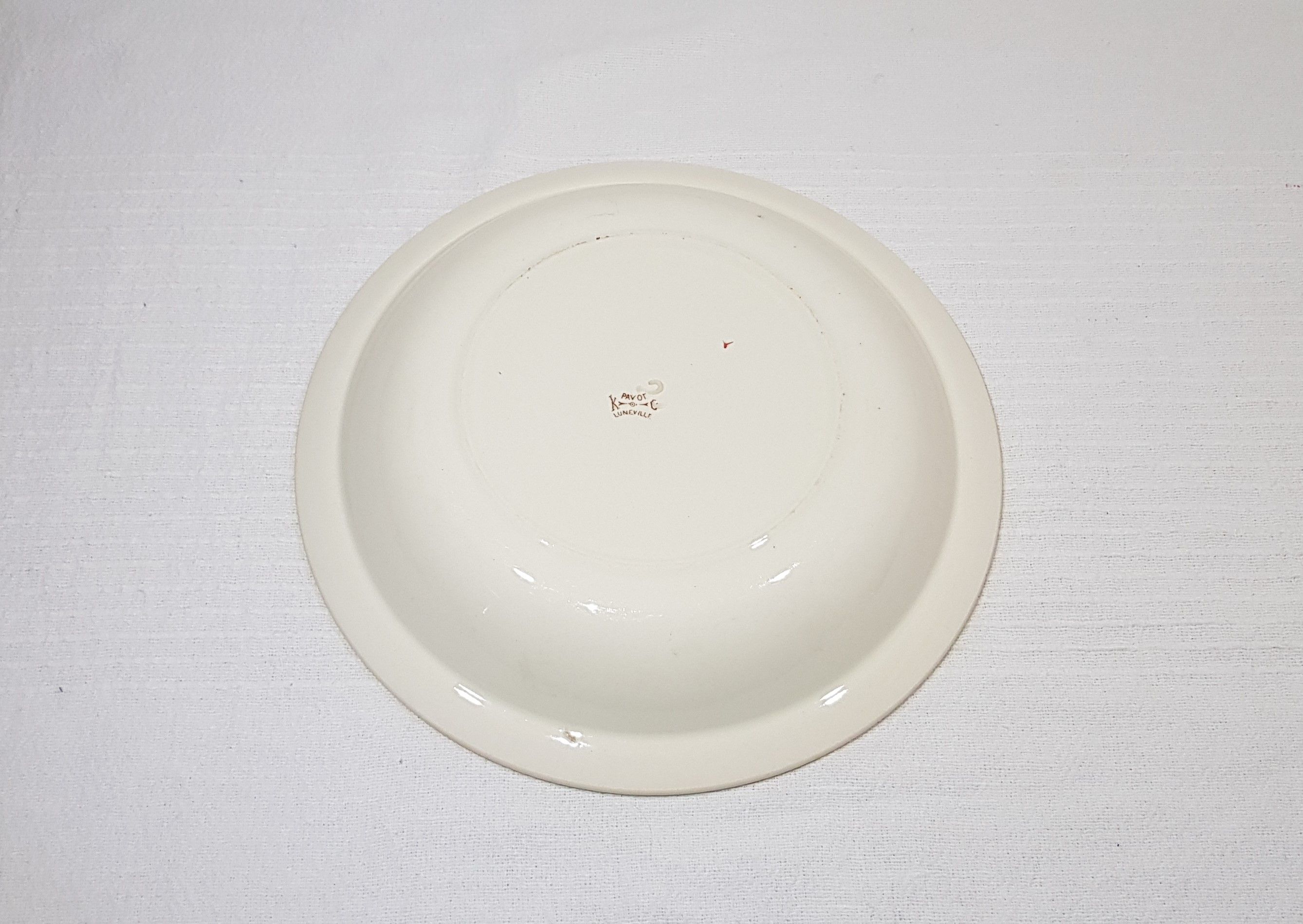 Hollow serving dish in Luneville earthenware model Poppy, iron earth, vegetable