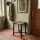 Tabouret ancien en bois sculpté en chêne massif