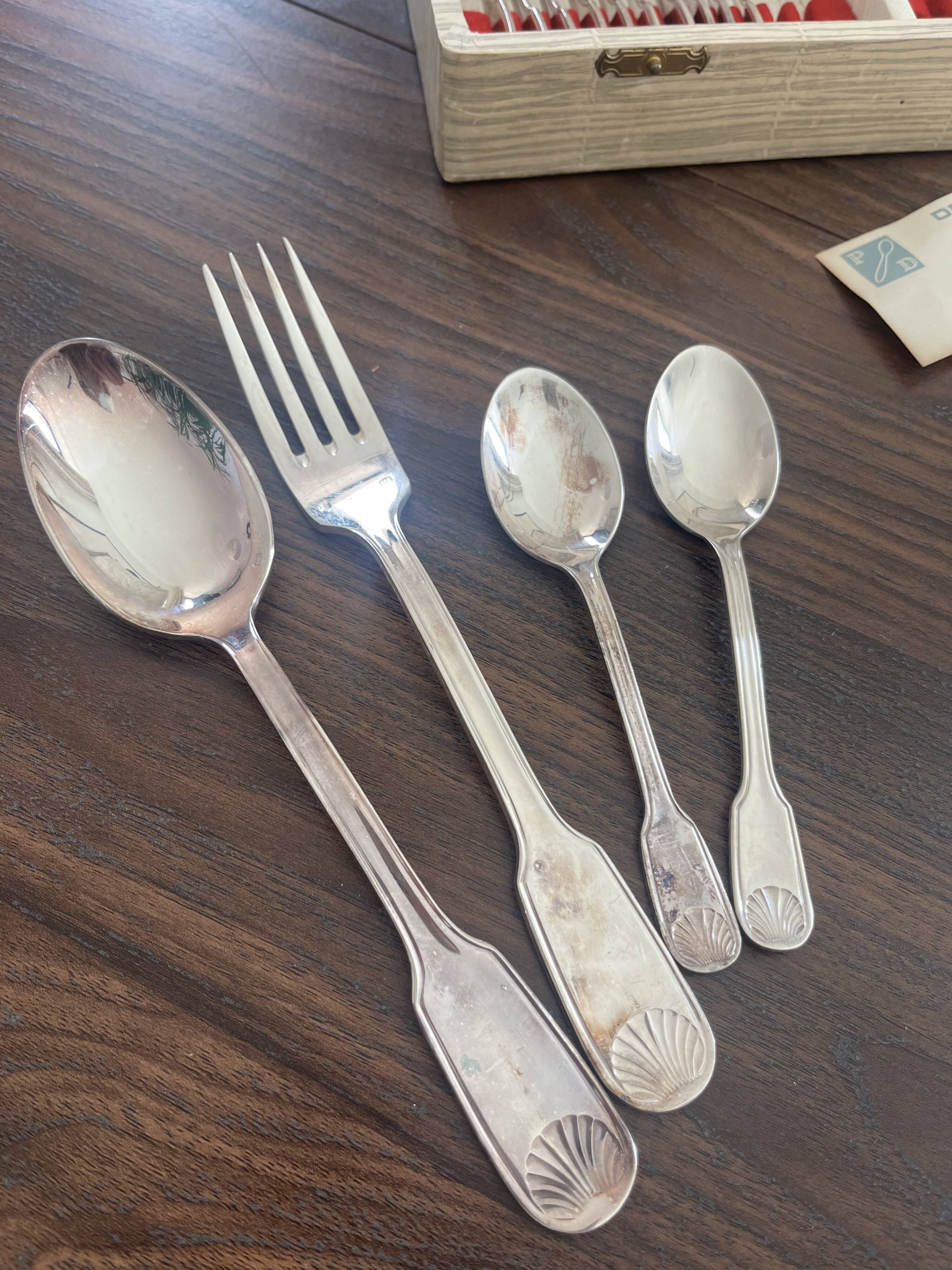 Devouge and Dupont cutlery set
