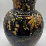 Black vase M/V floral patterns
