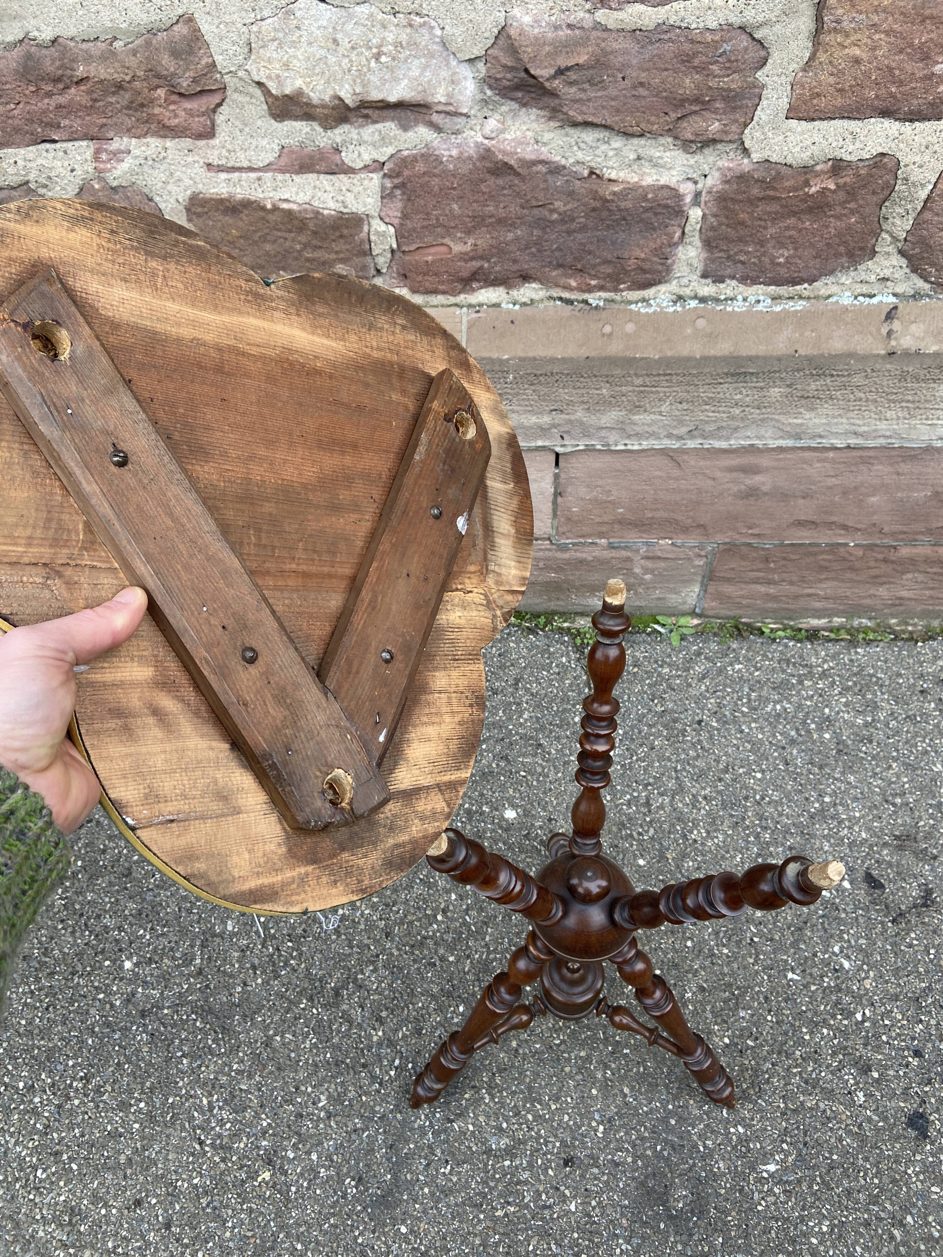 Selette wooden plant holder art deco barley rosary design