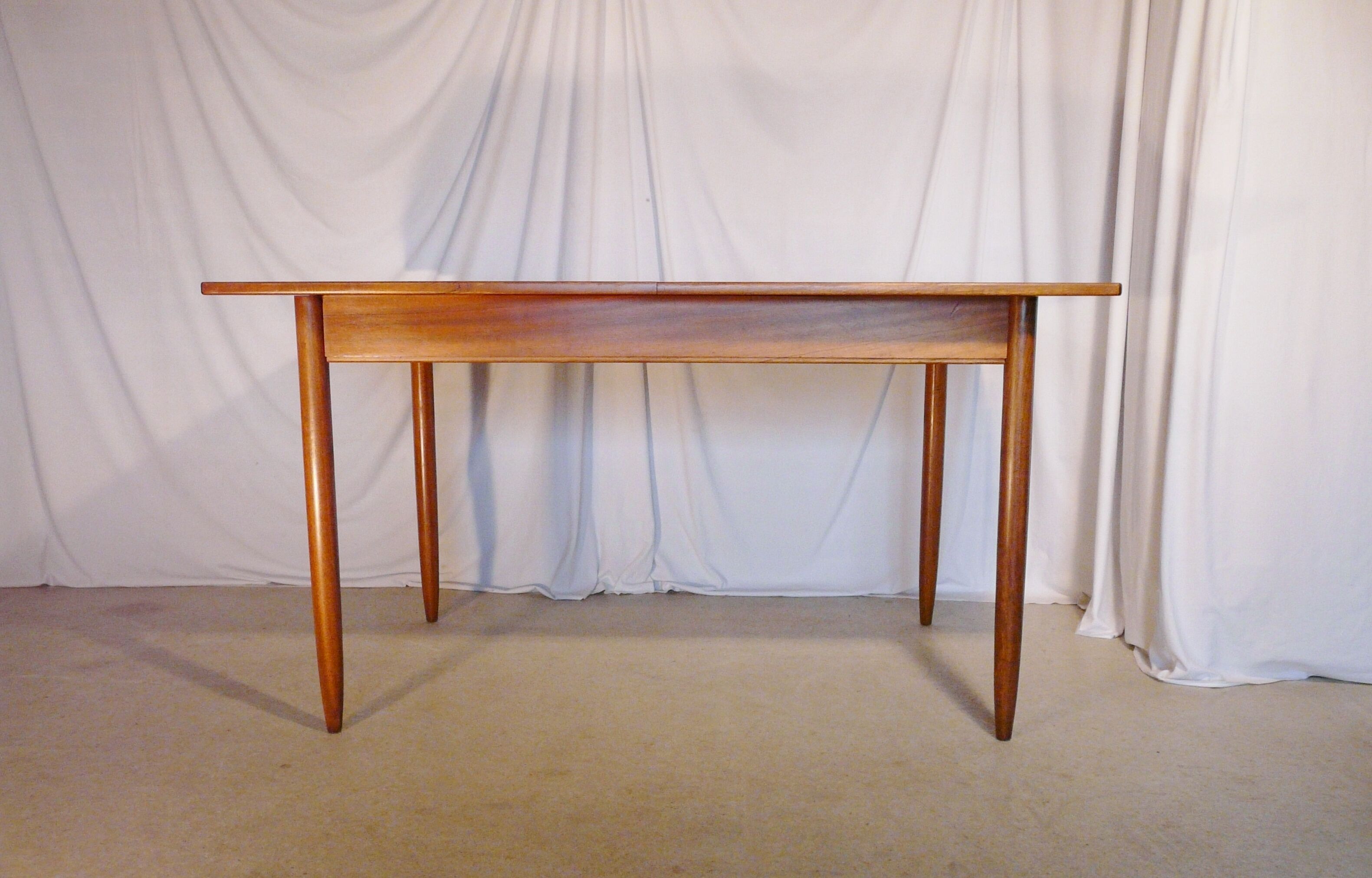 Scandinavian vintage extendable rectangular table