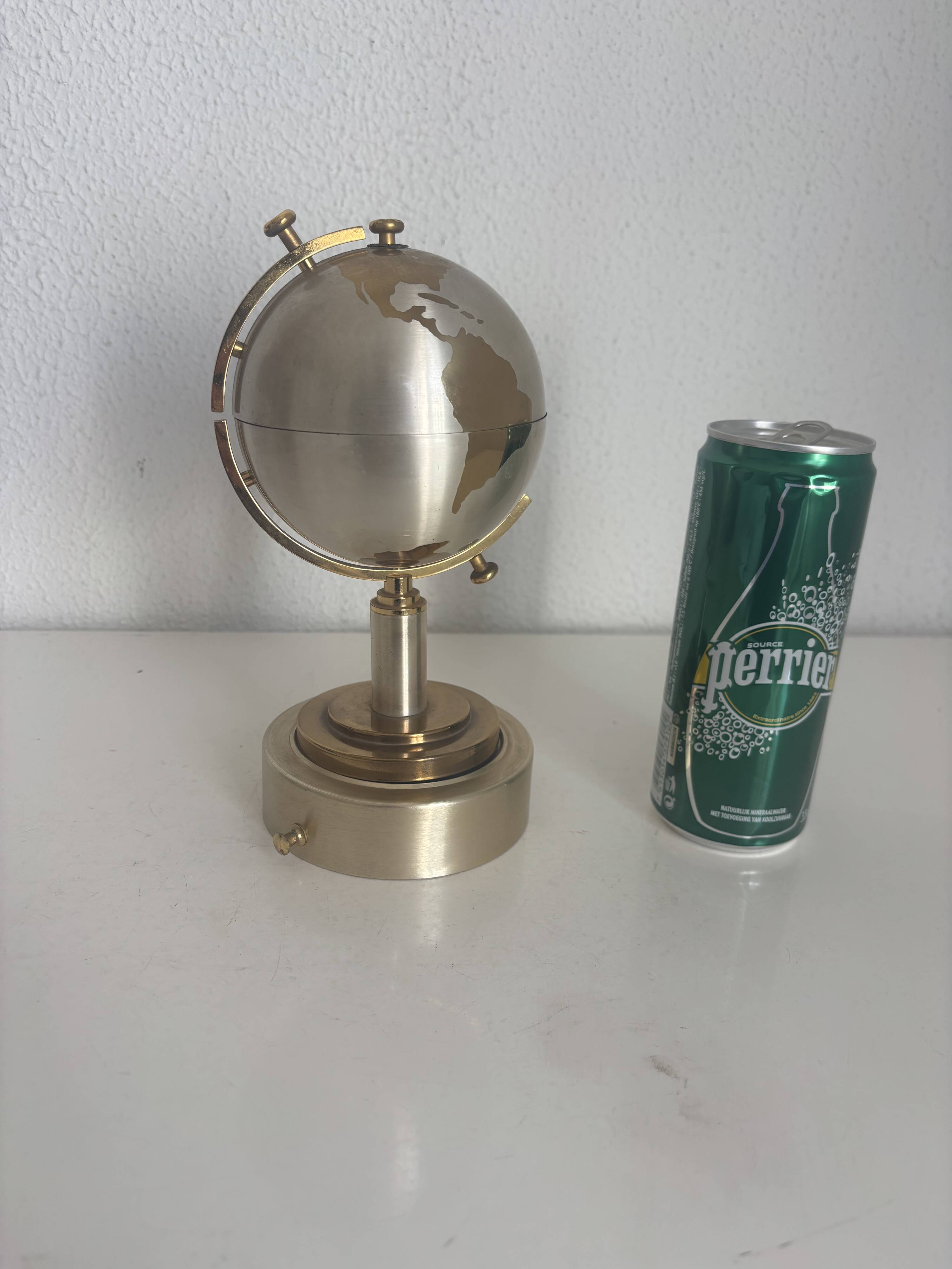 Vintage 1960 cigarette case world map dispenser - 21 x 10 cm