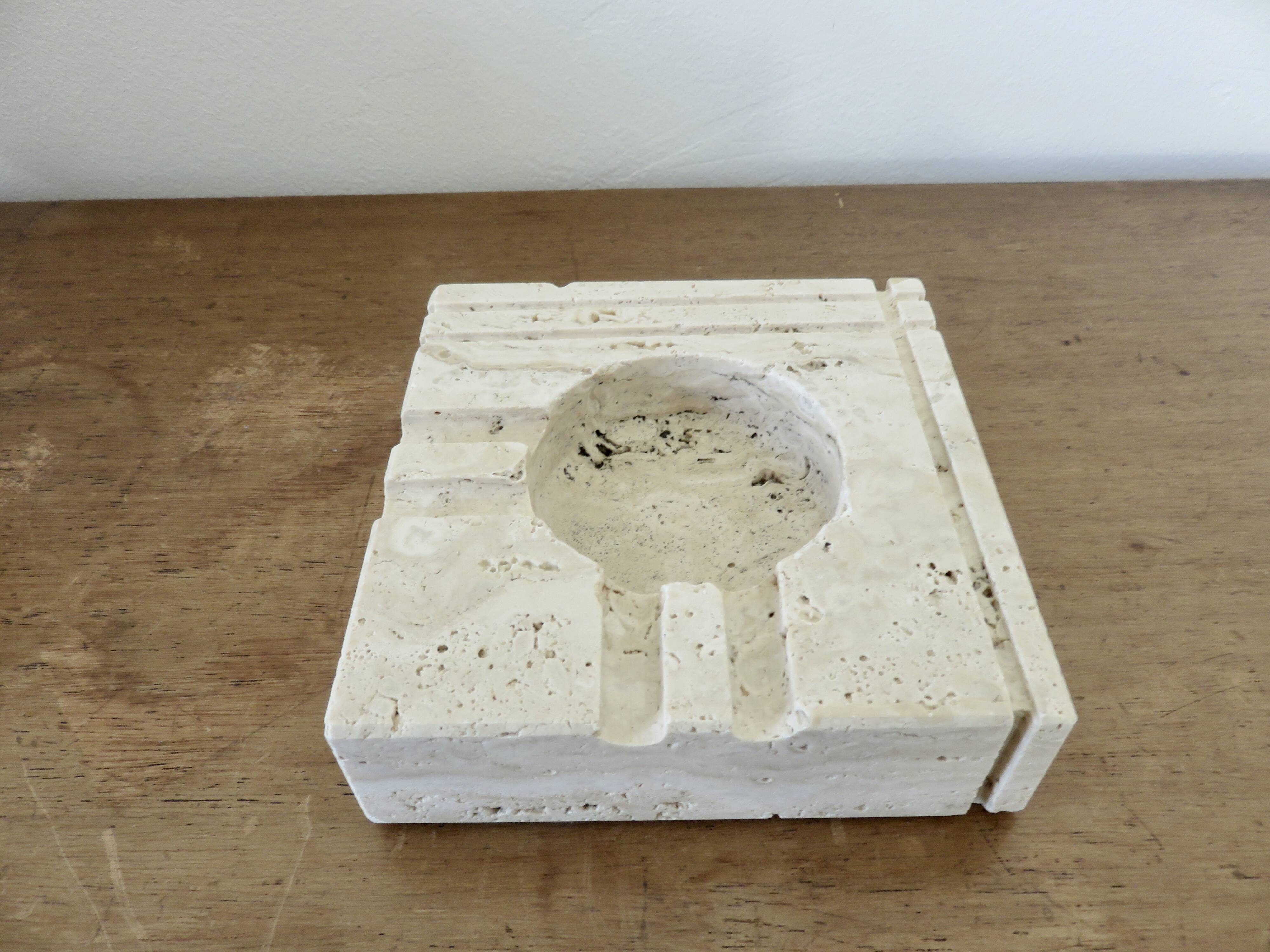 “Fratelli Mannelli” ashtray in travertine, design by Enzo Mari, Italy, 1970