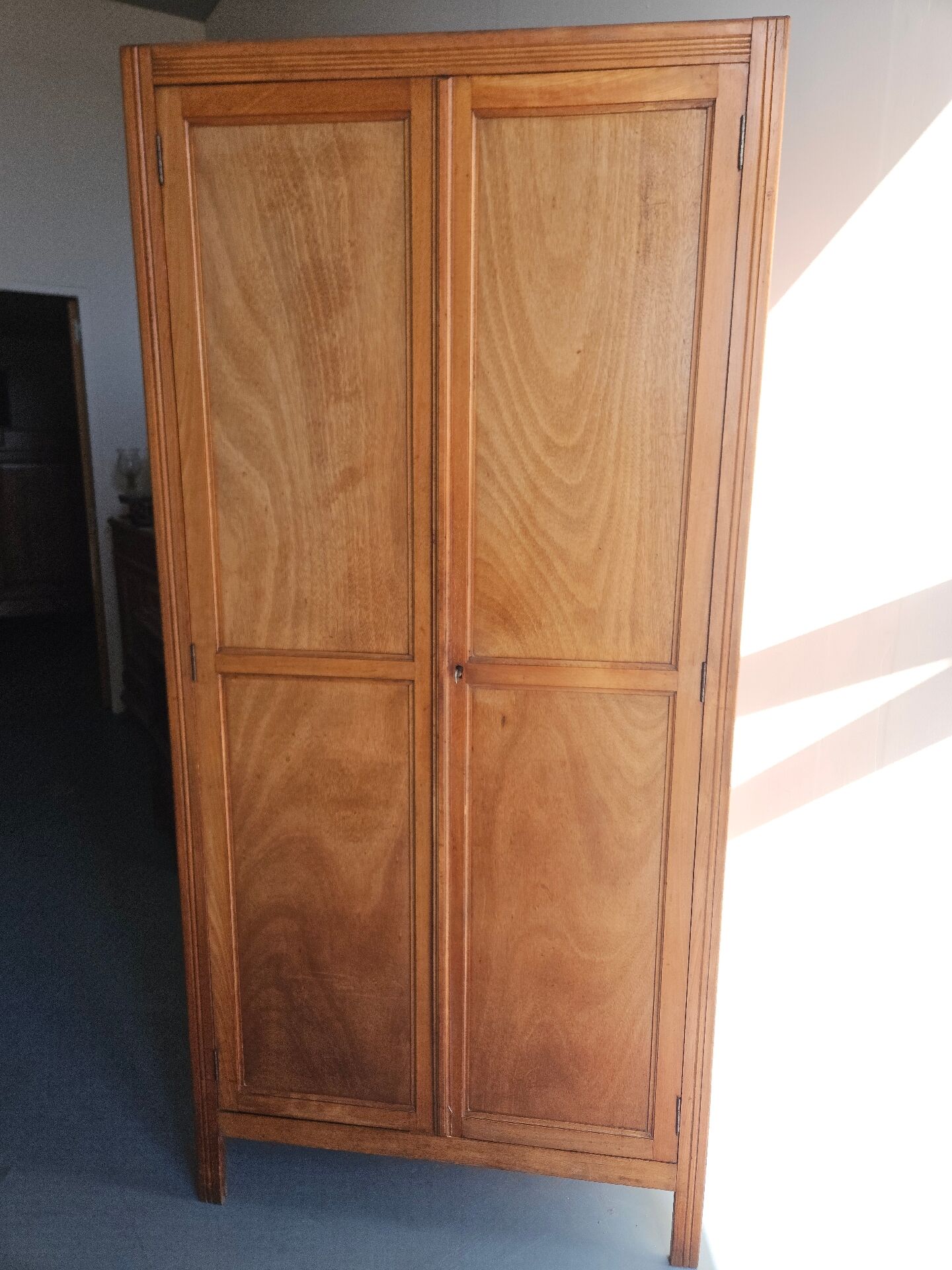 Armoire ancienne en bois