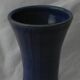 Vase bleu en grès vernissé  de ST AMAND EN PUISAYE.  Signé Fabrice Normand.