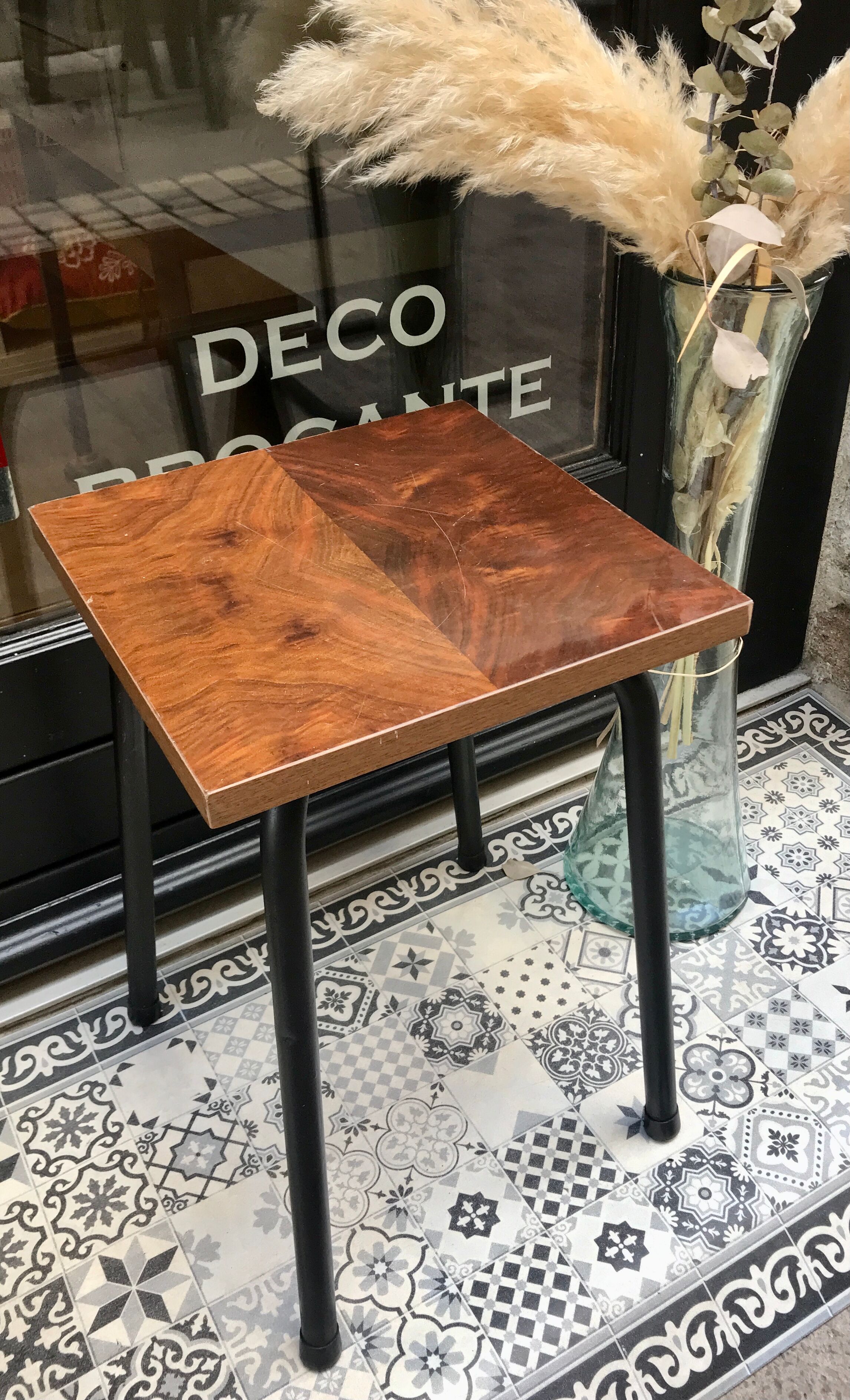 Tabouret vintage assise Formica faux bois