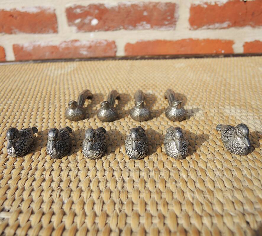 10 vintage name holders / bird knives silea in metal