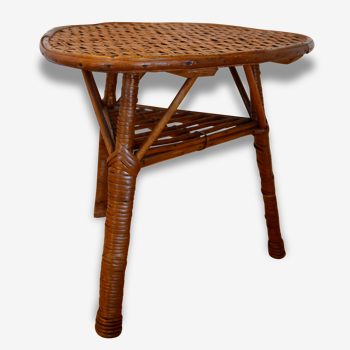 Table tripod pick, rattan