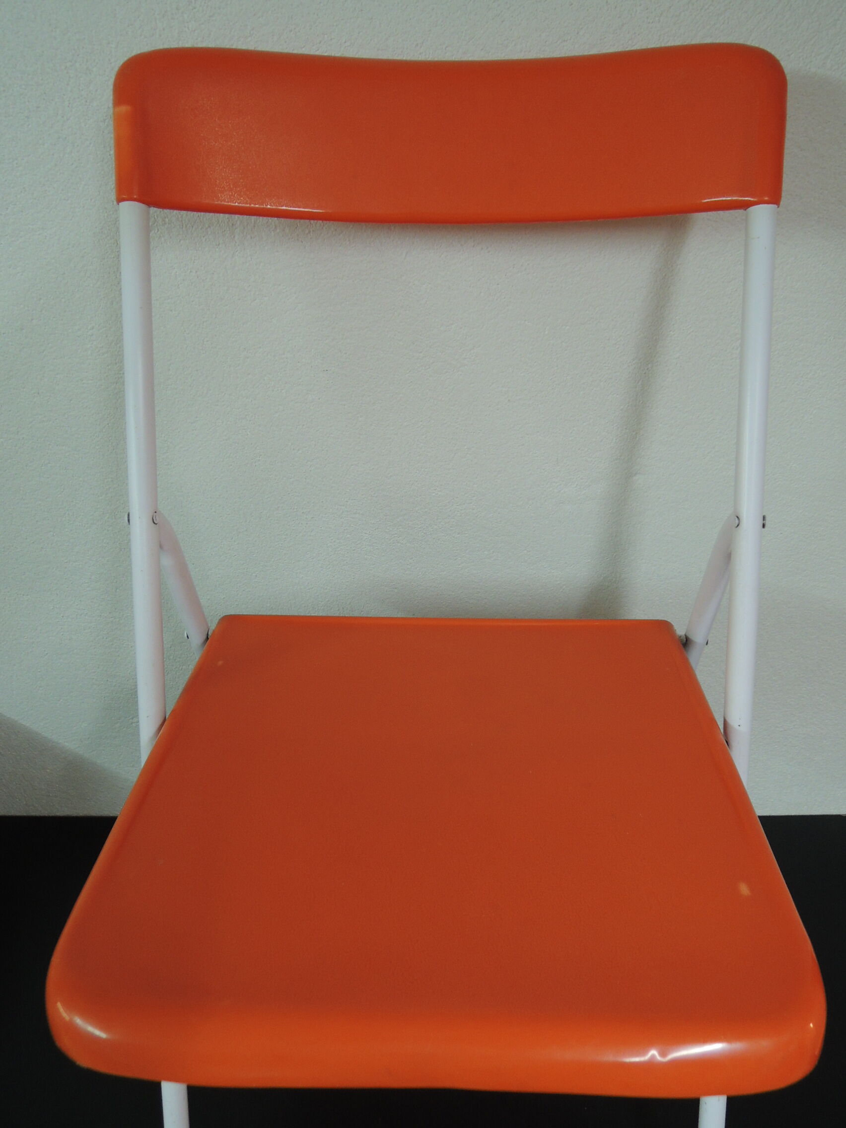 Orange Pop folding chair
