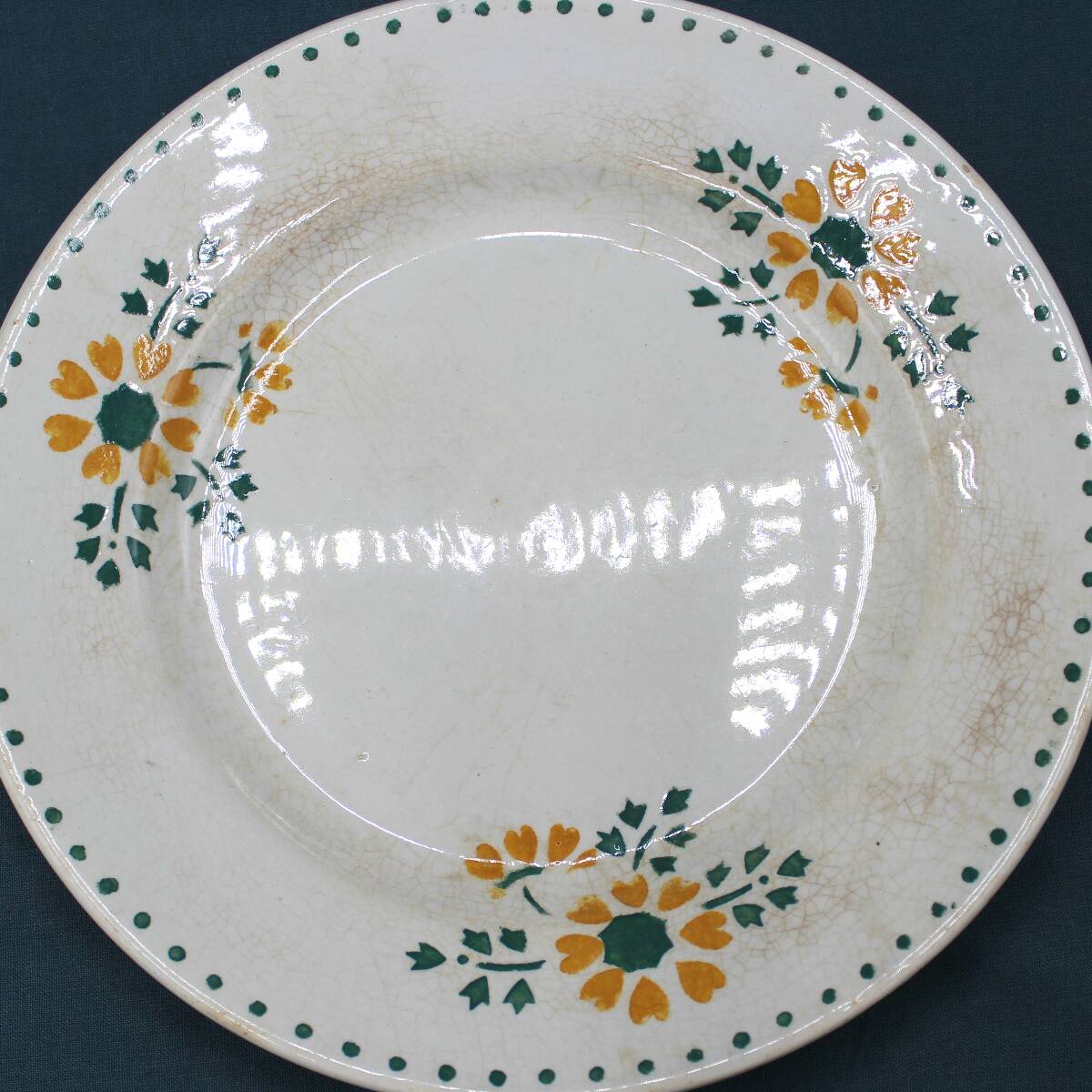 Old opaque porcelain plate from the faïencerie de gien - french - vintage