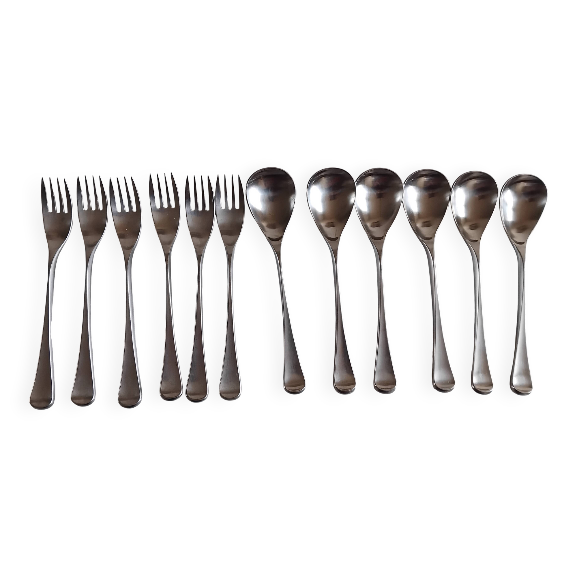 Lot of 12 cutlery sets by Guy Degrenne 18.10