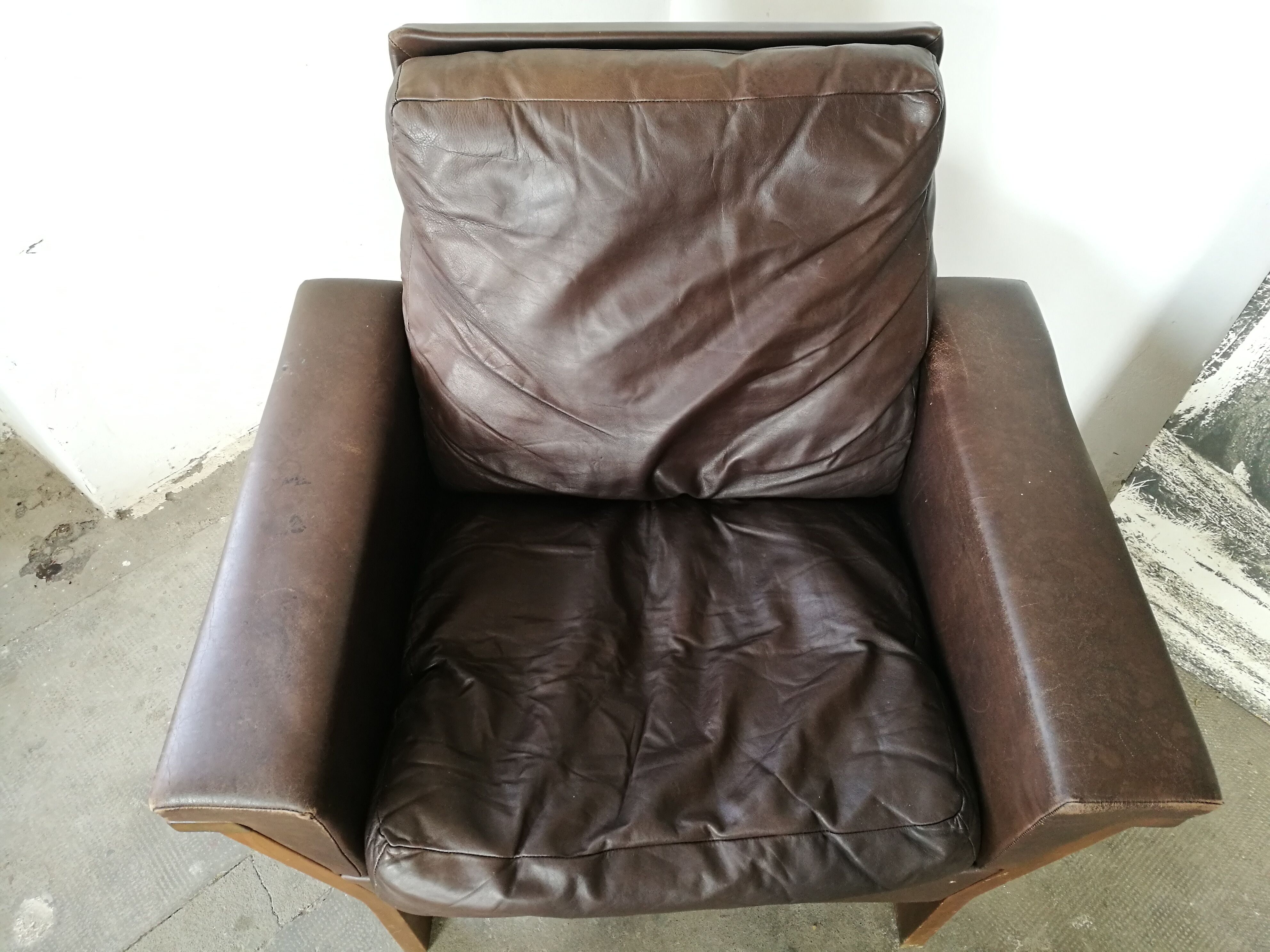 Leather armchair design 1980