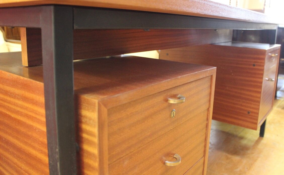 Large flat design desk